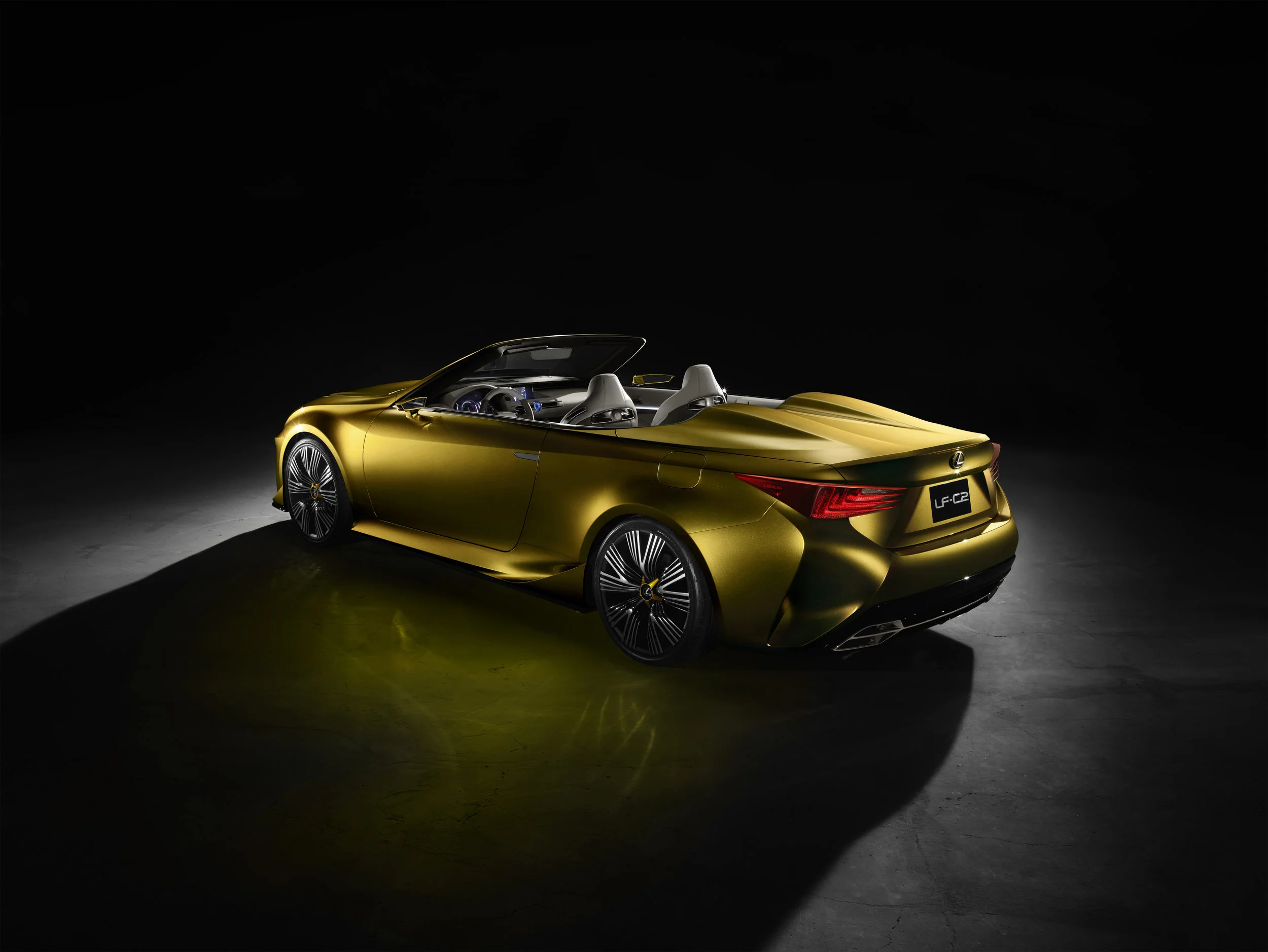 LF-C2_reardrv3-4_v2_flat.jpg