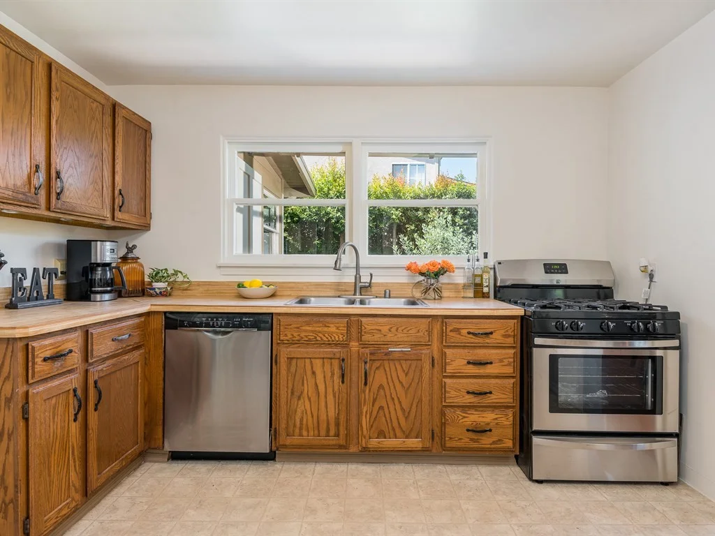 009_09-Kitchen.jpg