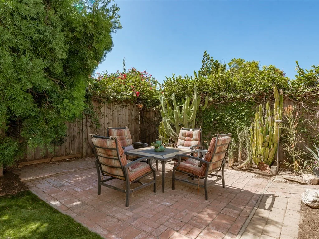 021_21-Side Patio.jpg