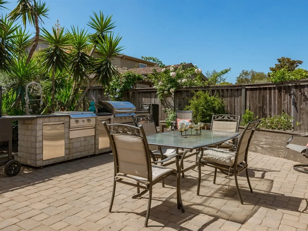 023_23-BBQ Area.jpg