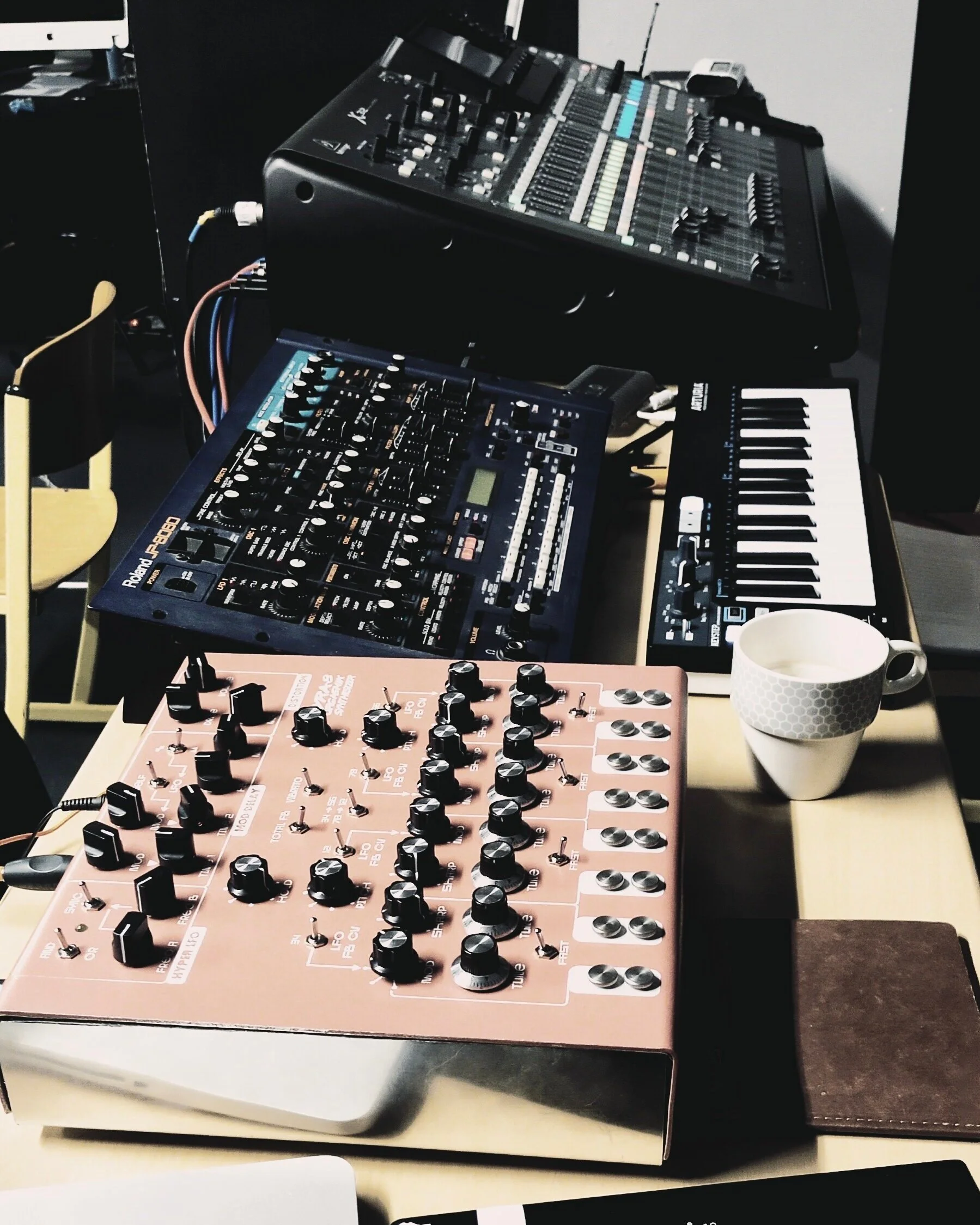 Cédric Colin est créateur, régisseur, et ingénieur du son.&nbsp;Il se forme à l’INFA-CREAR en tant que technicien son en postproduction, et au CIFAP de Montreuil sur les nouvelles technologies pour le spectacle vivant.&nbsp;En tant que créateur son,…