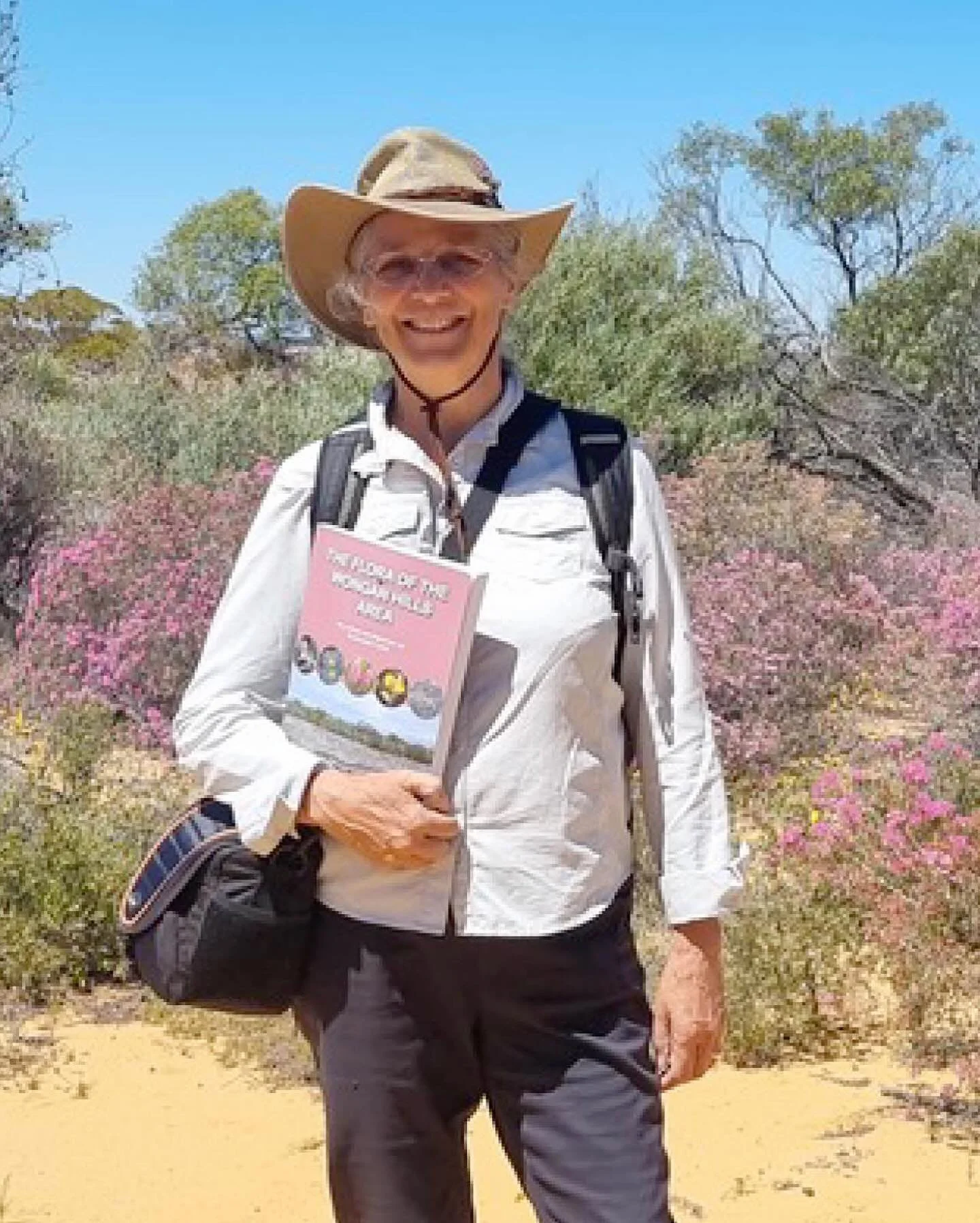 Episode 269 : Jolanda Keeble Flora Field Guides
Jolanda Keeble is passionate about the flora in our bushland and has written and published 3 Field Guides to help people fully appreciate the biodiversity of special areas in the WA Wheatbelt. Enjoy! 😀