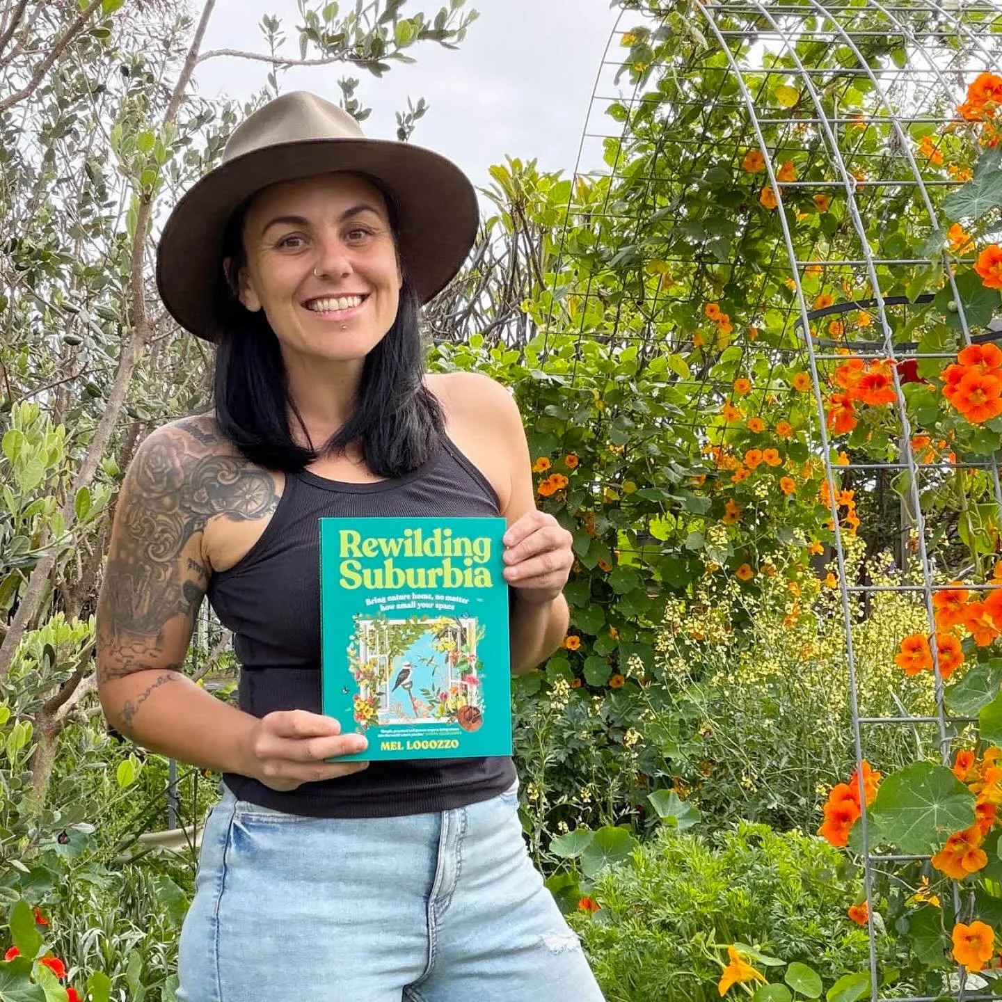 Episode 283 : Mel Logozzo Bringing Nature Into Suburban Homes
Mel Logozzo of @rewildingsuburbia is an urban gardening legend  who inspires people to bring biodiversity into their neighbourhood.  Her book, Rewilding Suburbia, shows how to  do it, even