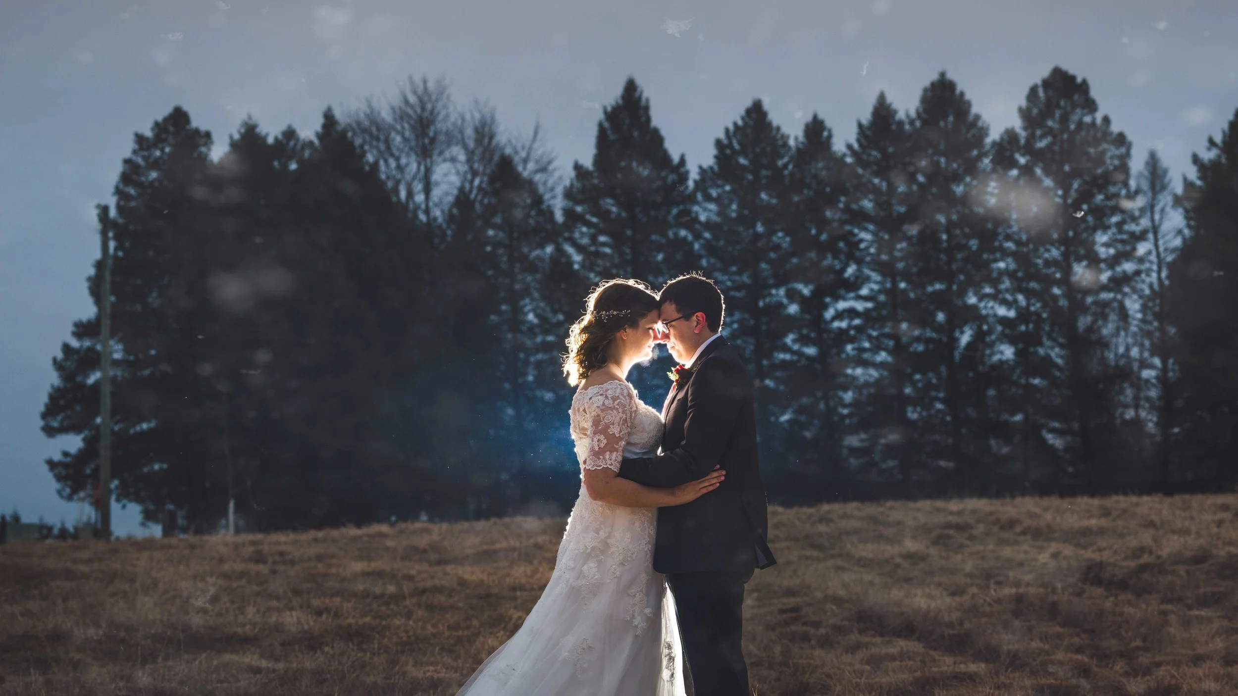 wedding-k-h-8631-Pano-iowa-wedding-in-winter-with-snowfall-at-night.jpg