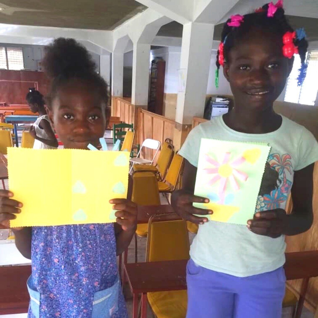 Last Sunday, May 29 was Mother's Day in Haiti. Our girls celebrated the day by making cards for women in their lives. 
#Haiti #Ayiti #Nonprofit #FiKiFo #empowerwomen #empowergirls #MothersDay