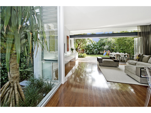 House at Bondi Beach_lounge.jpg
