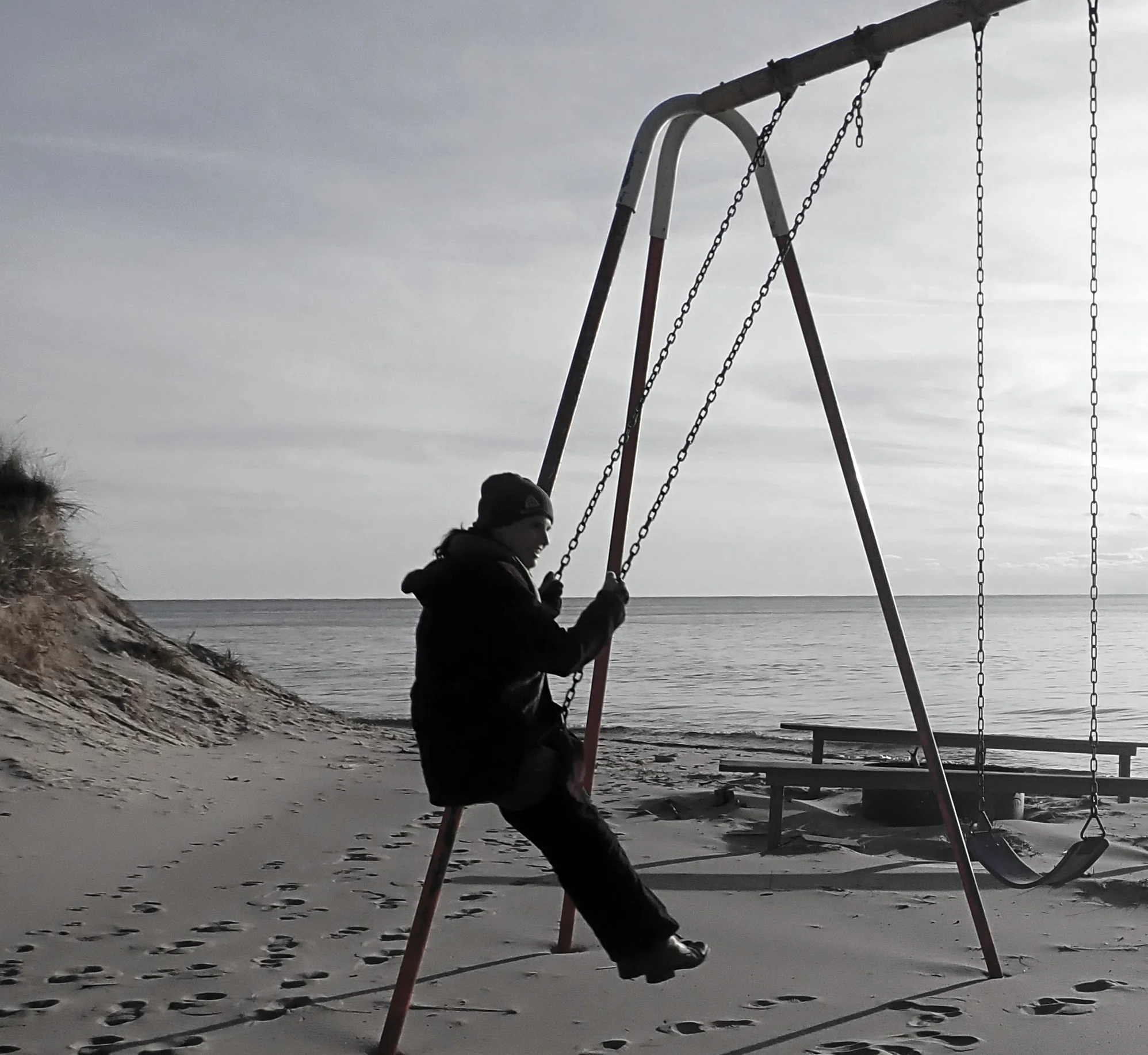 swing black and white - Copy (1).jpg