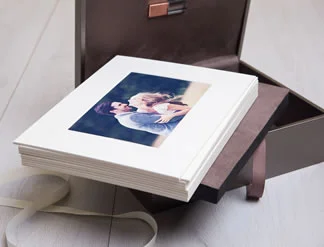 Folio Box Mettalic.jpg