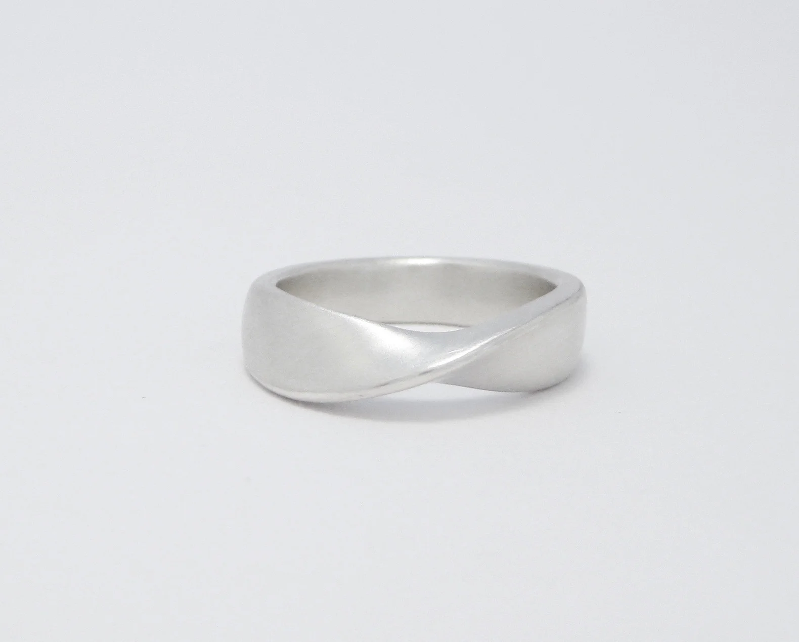 Soft Curve Ring, sterling silver, SS'17.