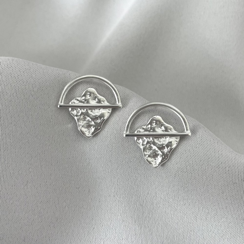 Iceberg Studs