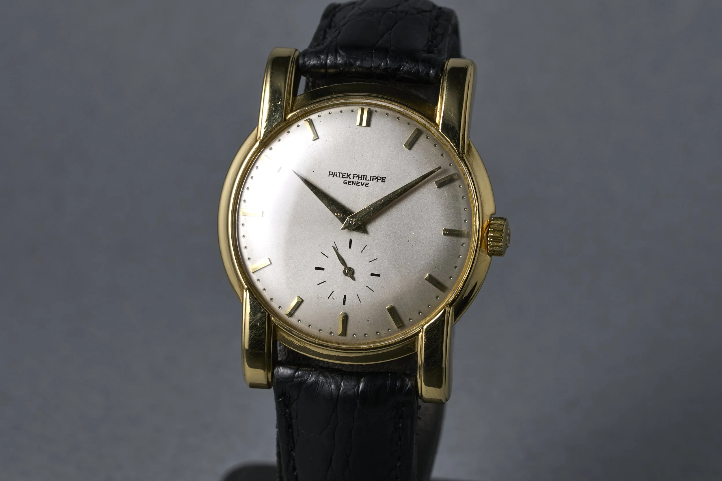 patekphilippe-calatrava.yellowgold.servicepapers-2428-refinished.dial-1940s-oysterpalace-OP2257-03.jpg