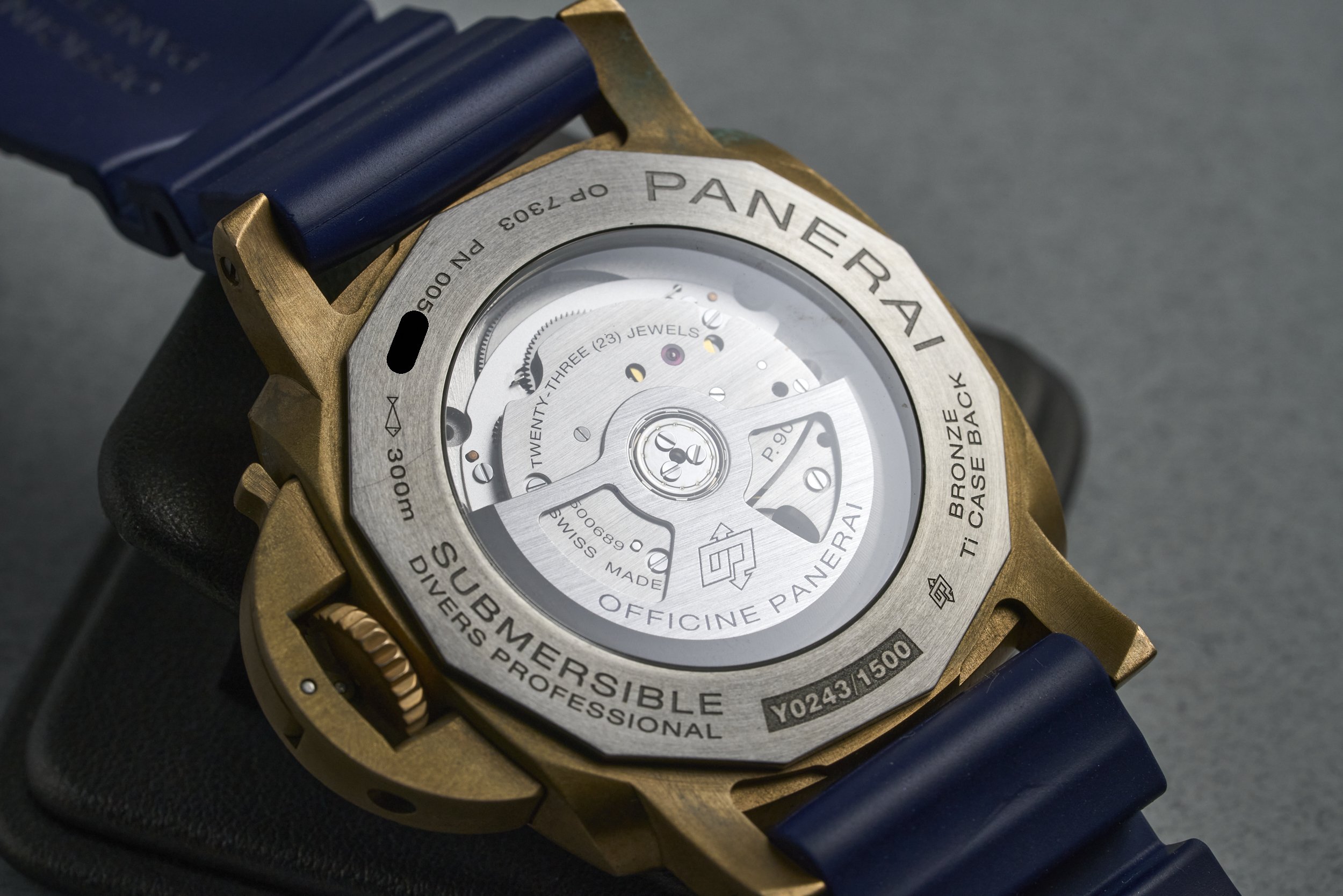 panerai-submersible.bronze.boxpapers-PAM01074-blue.dial-2023-oysterpalace-OP2154-08.jpg