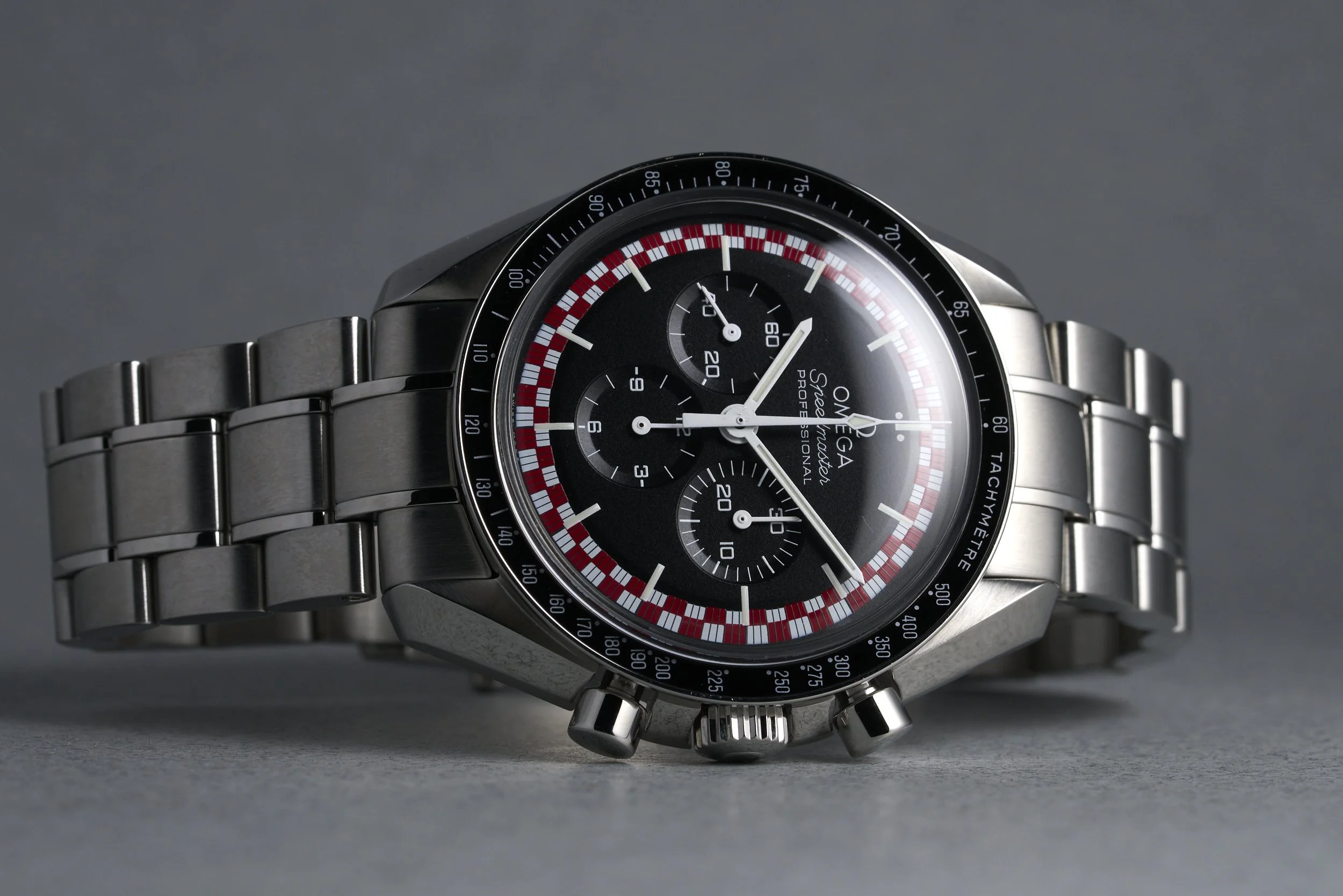 omega-speedmaster.tintin.boxpapers-311.30.42.30.01.004-tintin.dial-2014-oysterpalace-OP2276-11.jpg