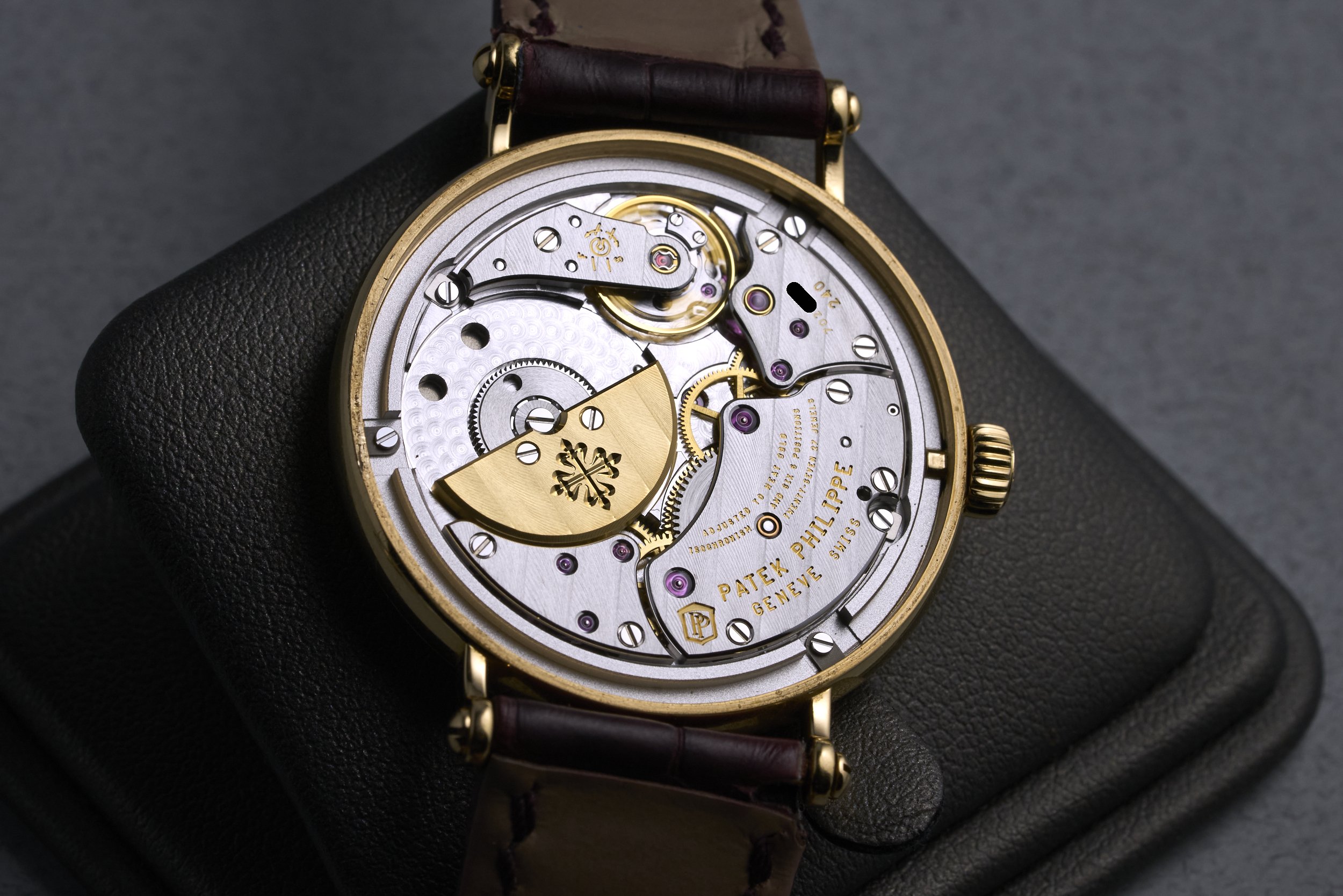 patek-calatrava.yellowgold-7200R-silver.dial-2010s-oysterpalace-OP2149-09.jpg