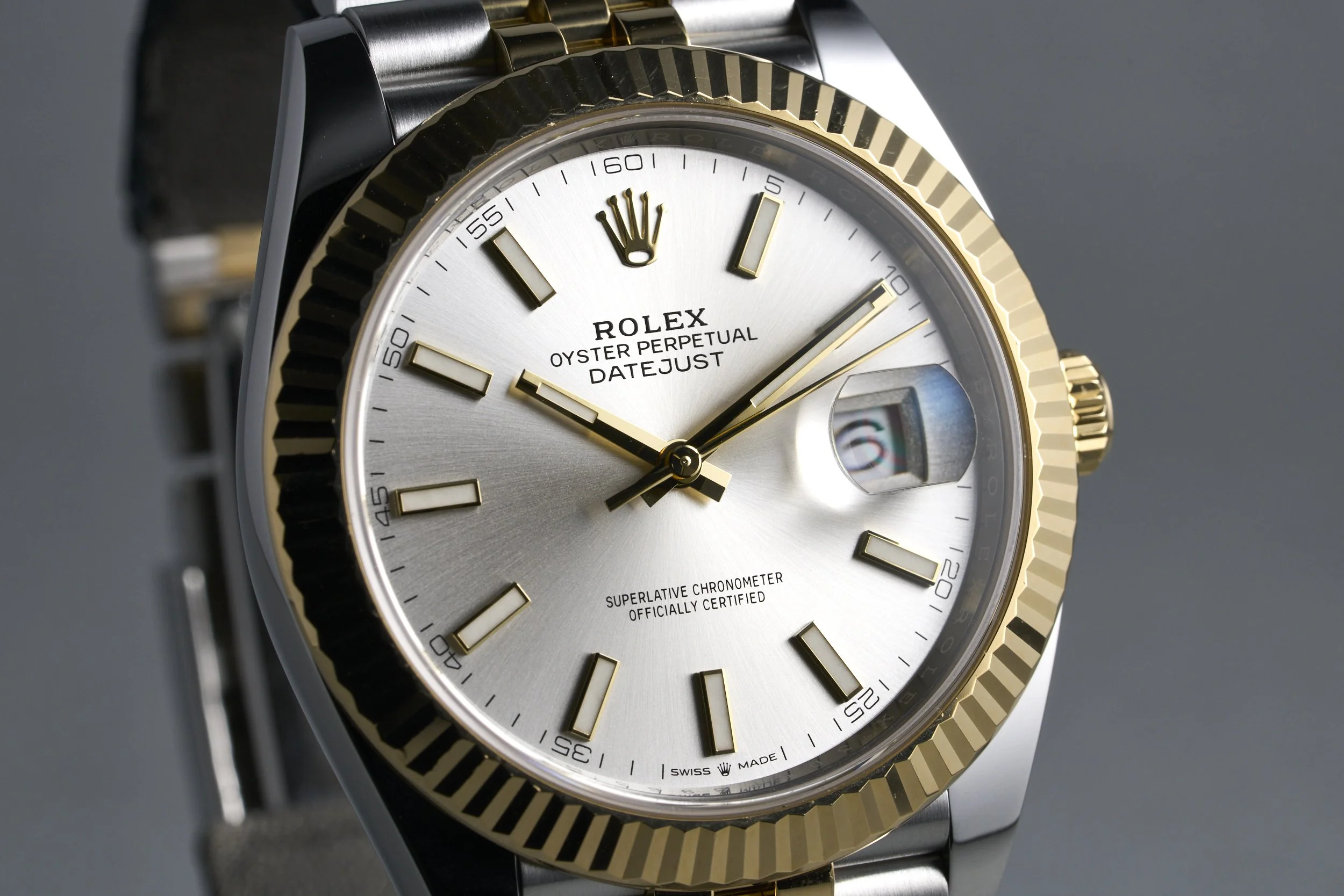 rolex-datejust.41.twotone.boxpapers-1263333-silver.dial-2022-oysterpalace-OP2200-04.jpg
