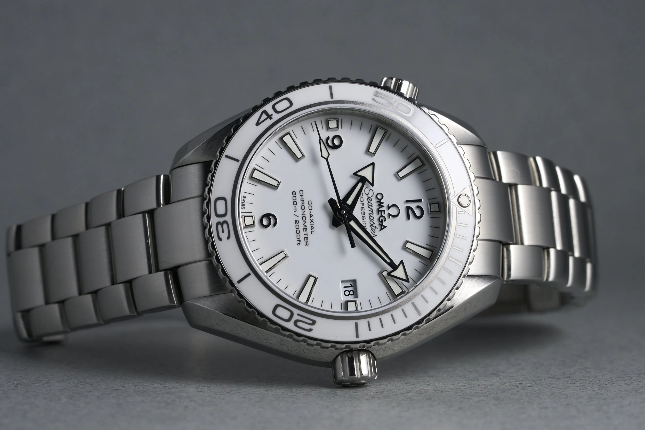 omega-seamaster-232.32.42.21.04.001-white.dial-2012-oysterpalace-OP2309-11.jpg
