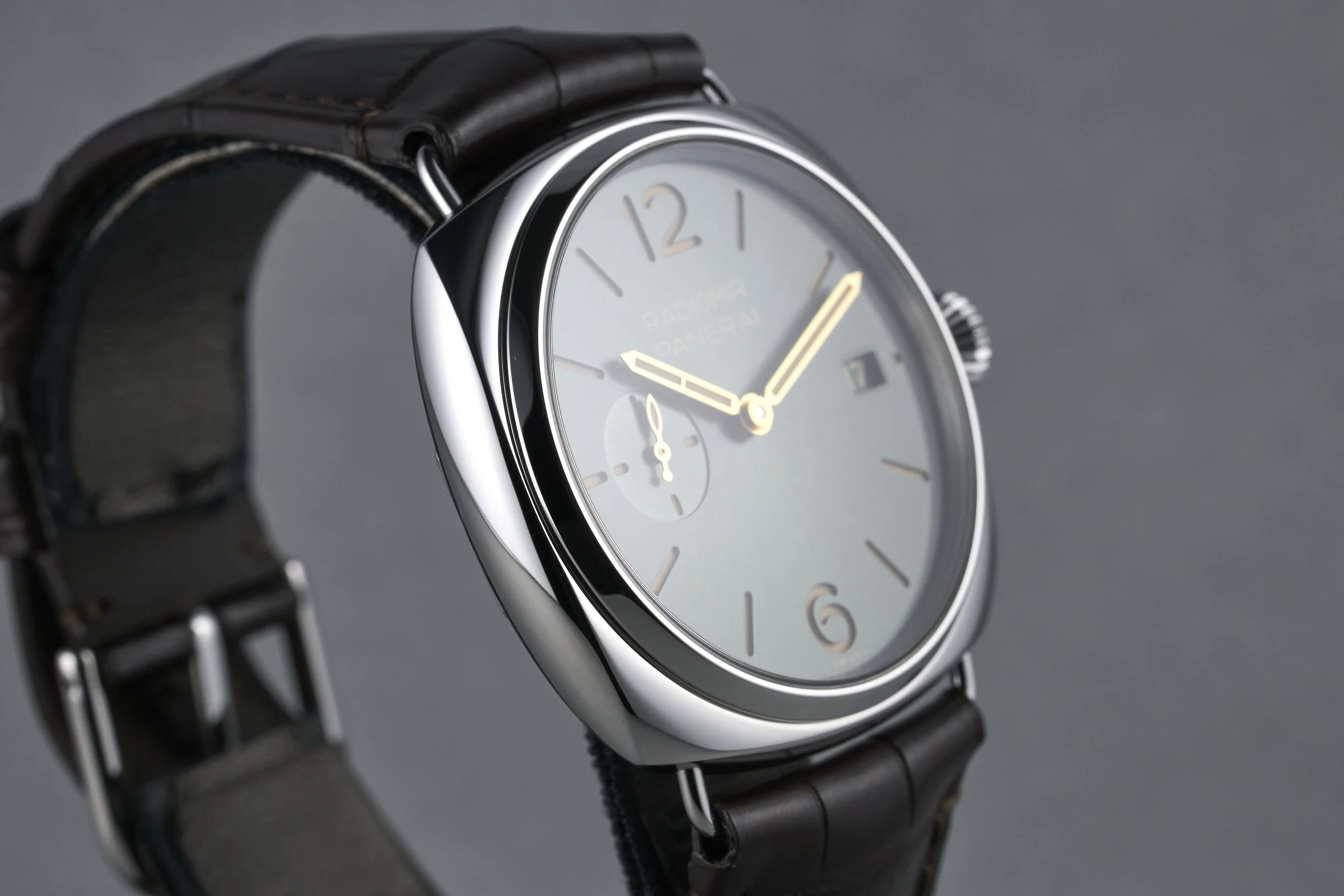 panerai-quaranta.boxpapers-PAM01573-green.dial-2025-oysterpalace-OP2345-05.jpg