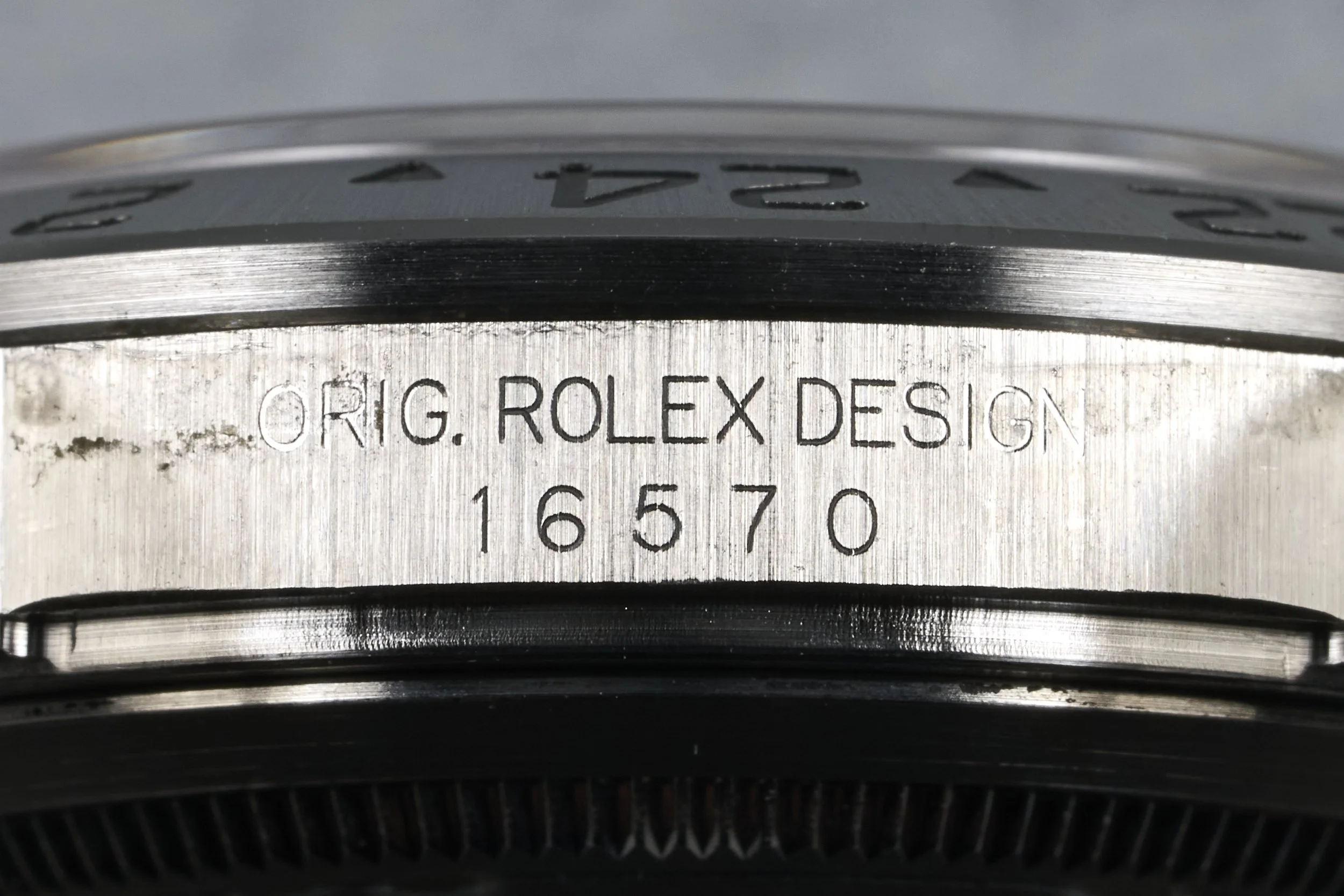 rolex-explorerii.rscpapers-16570-white.dial-2000-oysterpalace-OP2227-11.jpg