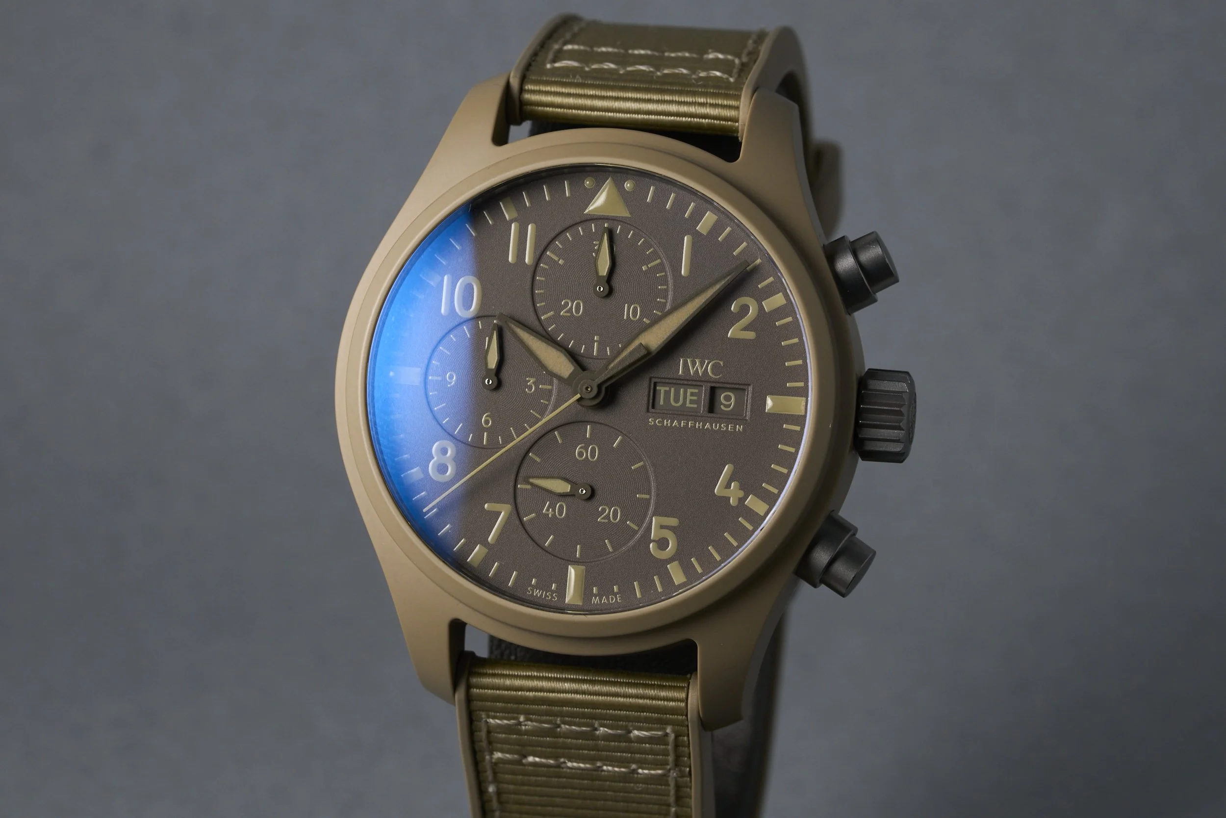 iwc-Pilots.Watch.Chronograph.41.TOPGUN.Mojave.Desert.boxpapers-IW389402-brown.dial-2023-oysterpalace-OP2271-03.jpg