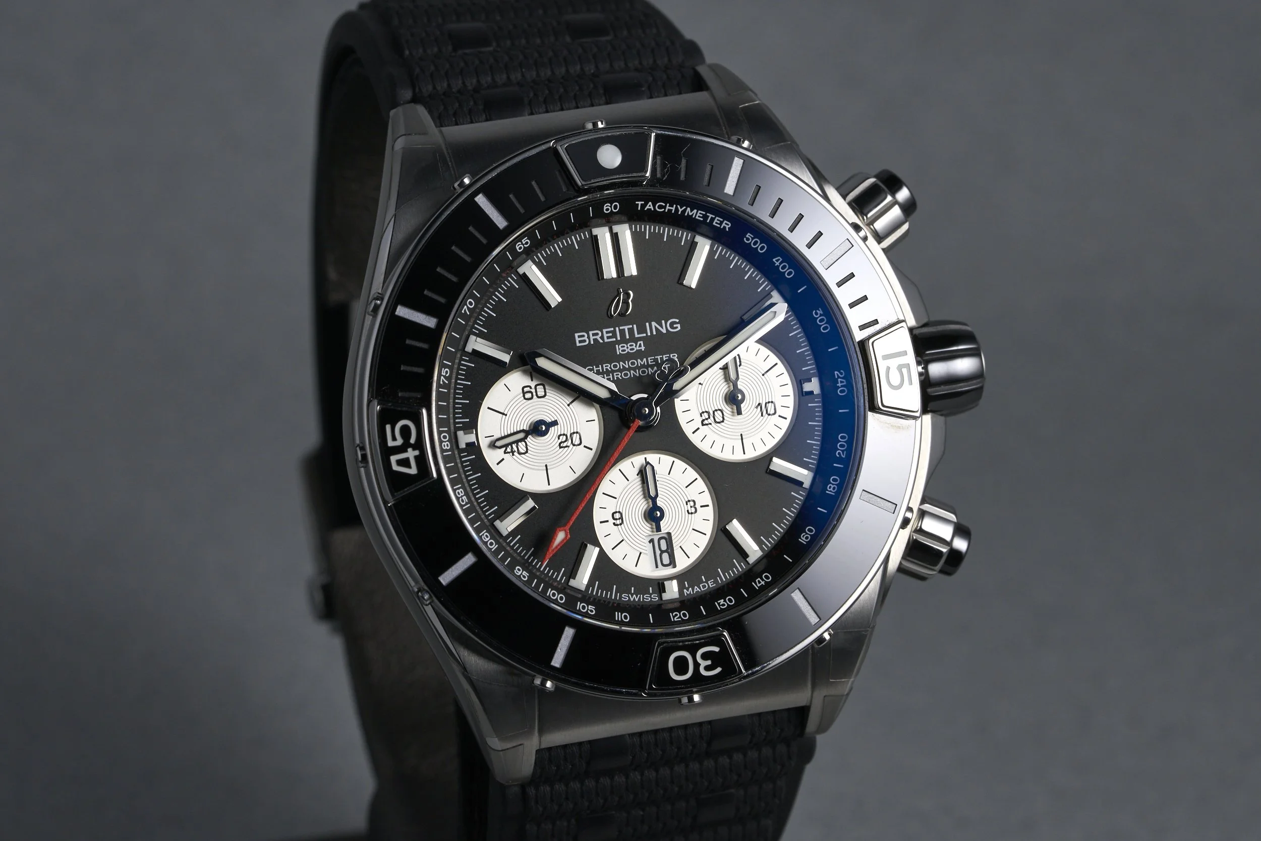 breitling-super.chronomat.B01.boxpapers-AB0136-black.dial-2024-oysterpalace-OP2162-02.jpg