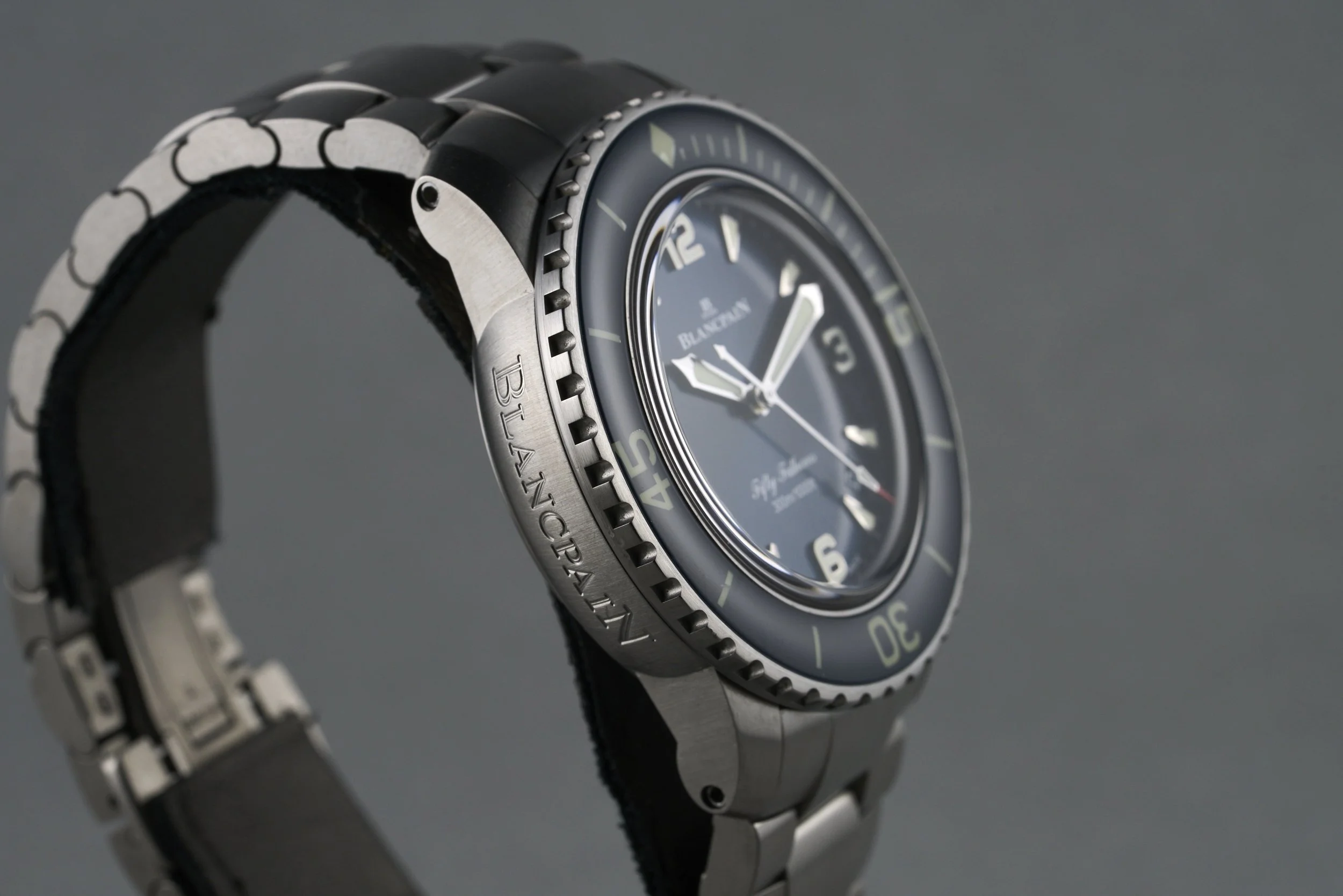 blancpain-fifty.fathoms.titanium.boxpapers-5010.12B40.98S-blue.dial-2024-oysterpalace-OP2299-06.jpg