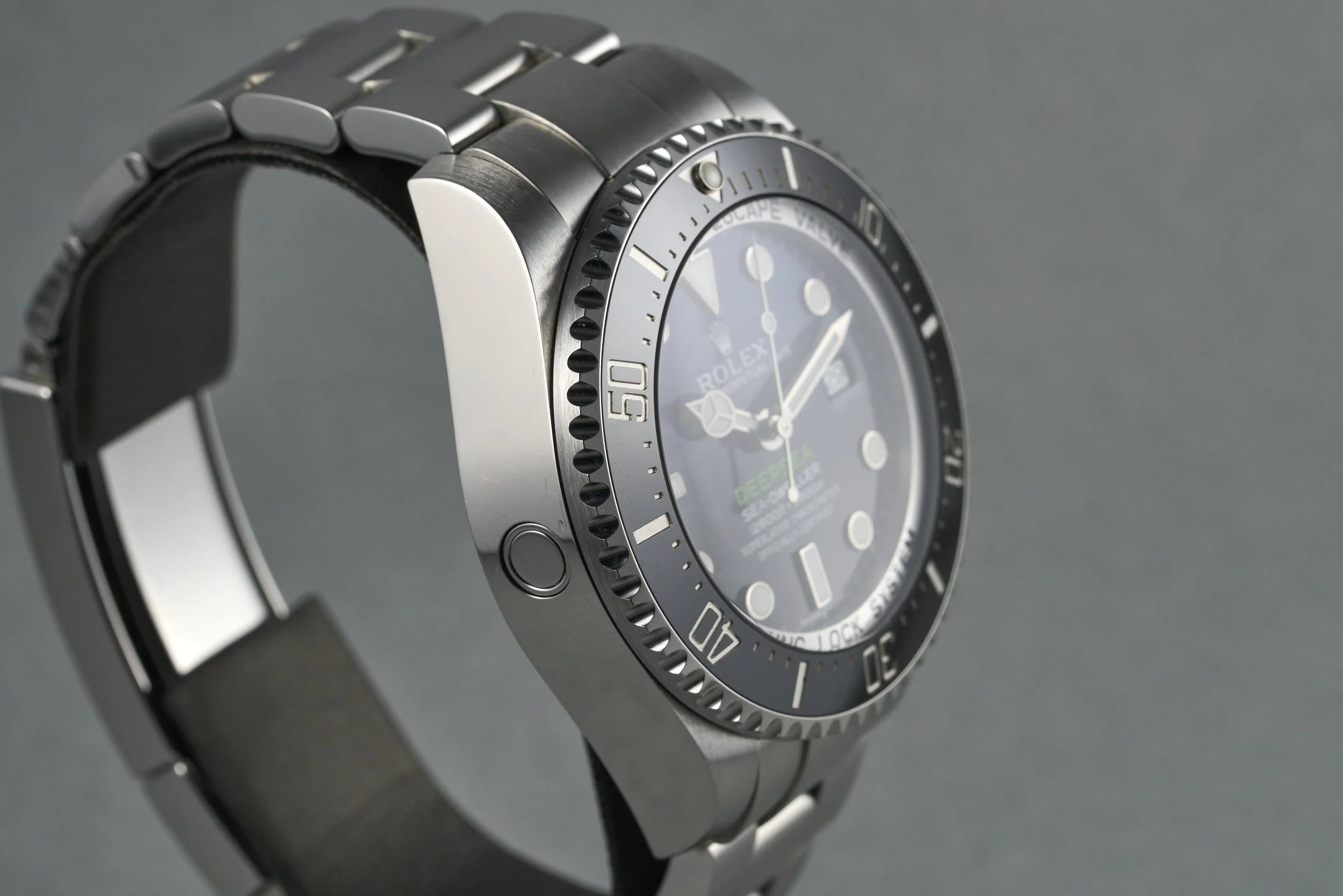 rolex-seadweller.deepsea.boxpapers-116660-DBlue.dial-2015-oysterpalace-OP2261-05.jpg