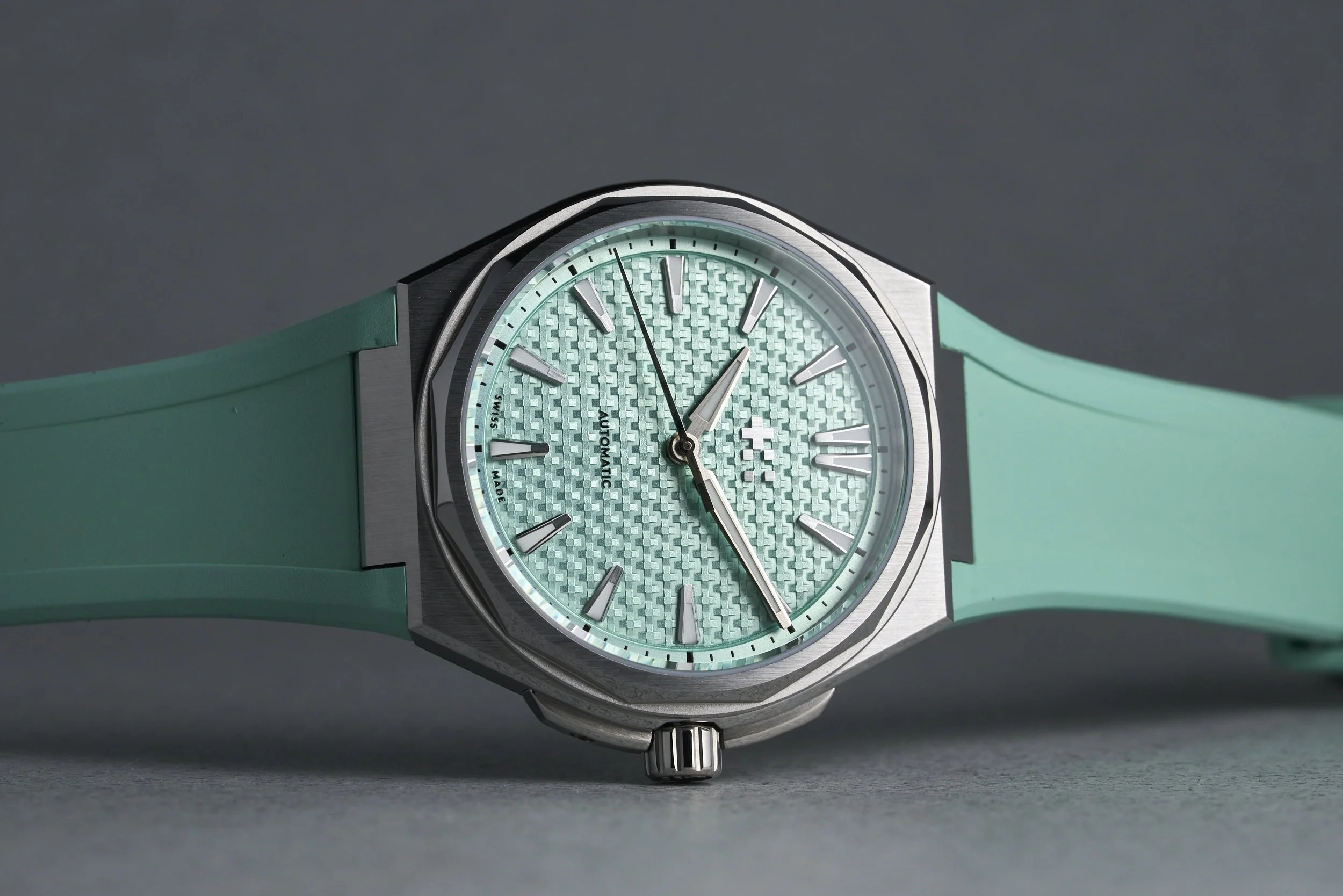 chistopherward-twelve.boxpapers-frostedlichen-mint.dial-2023-oysterpalace-OP2256-10.jpg