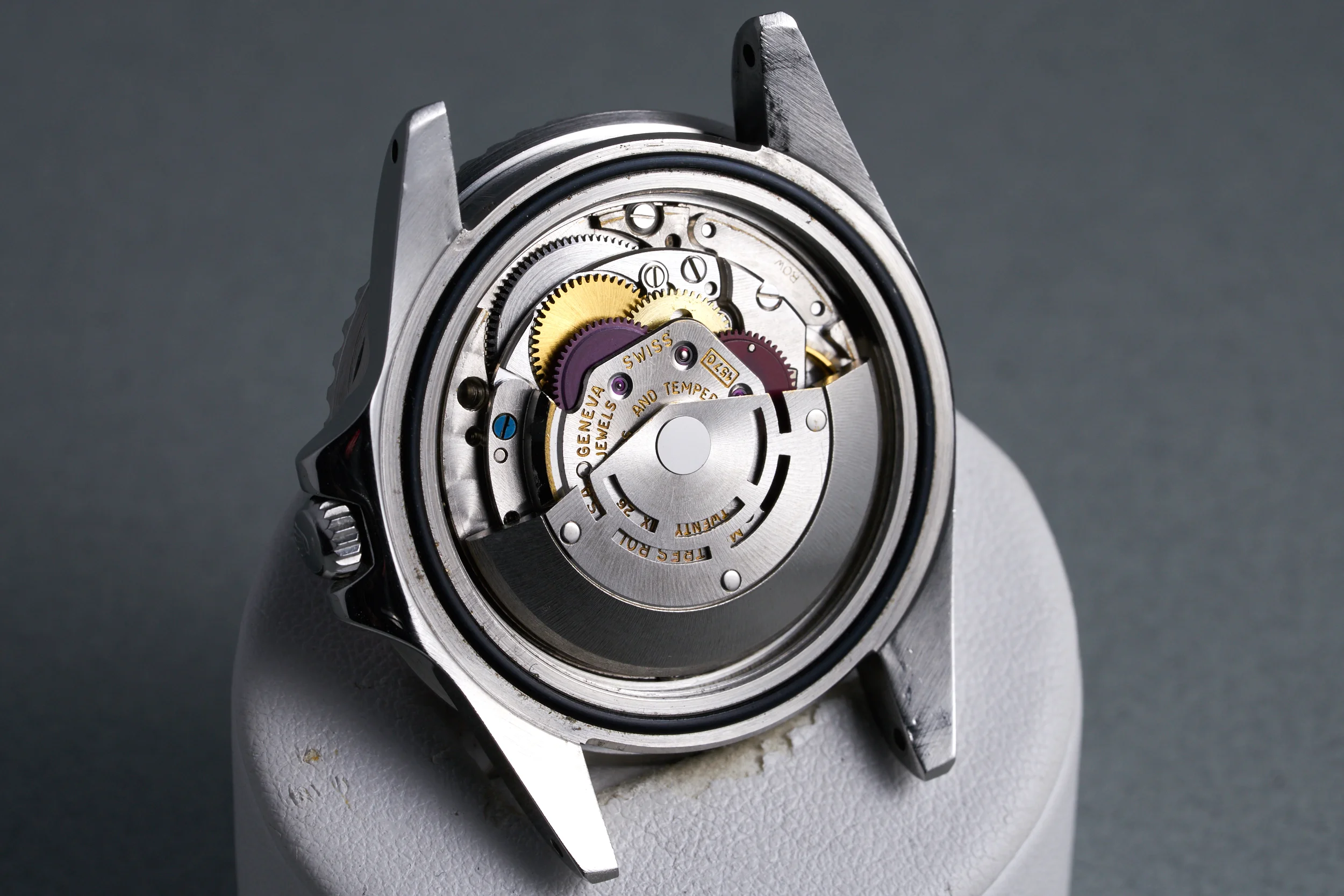 rolex-gmt-1675-gilt.dial-1.4mill-OP1035-16.jpg