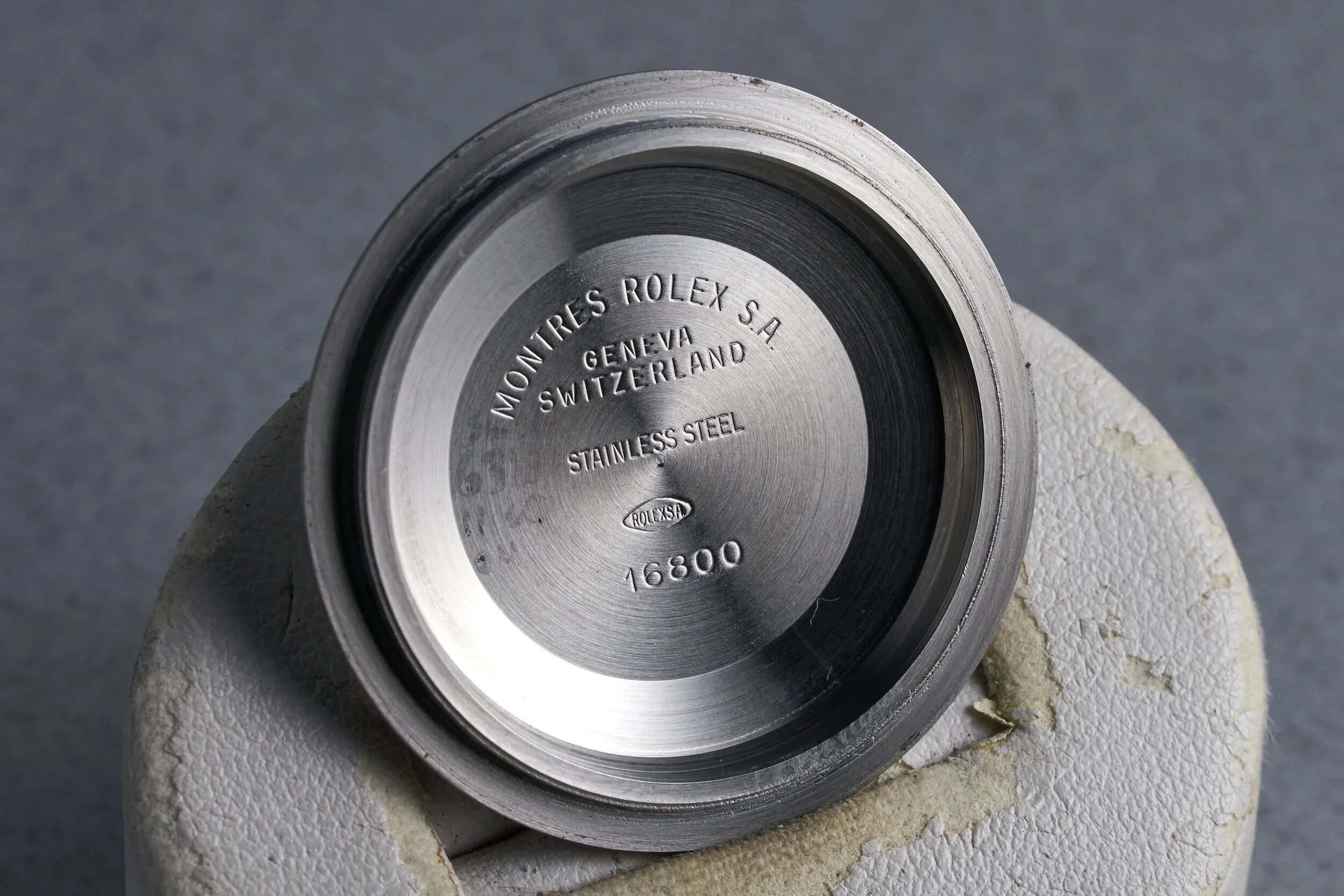 rolex-submariner-16800-wgsurround.dial-9.3mill-OP1328-16.jpg