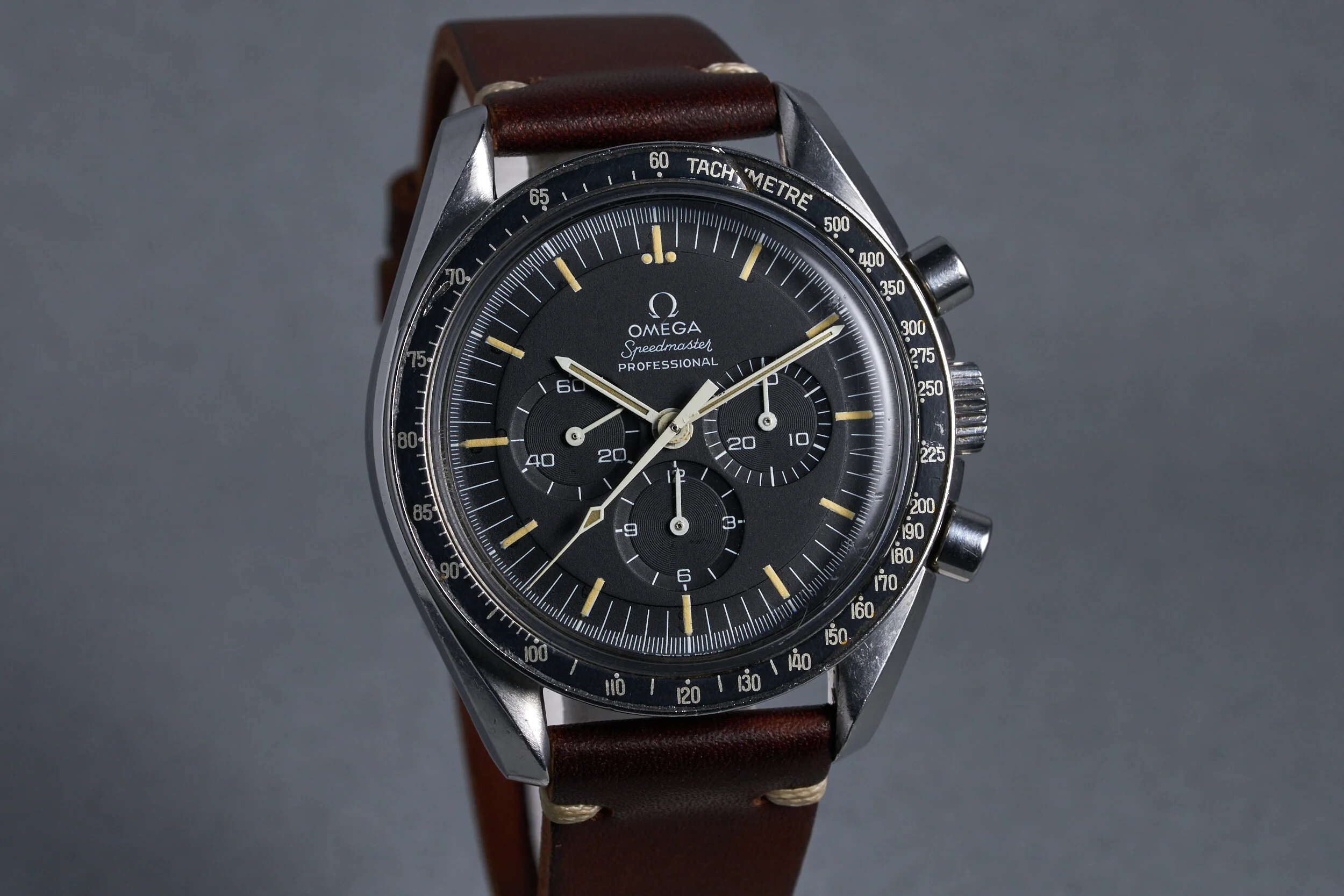 omega-speedmaster.861-145.022-black.dial-32.2mill-OP1334-02.jpg