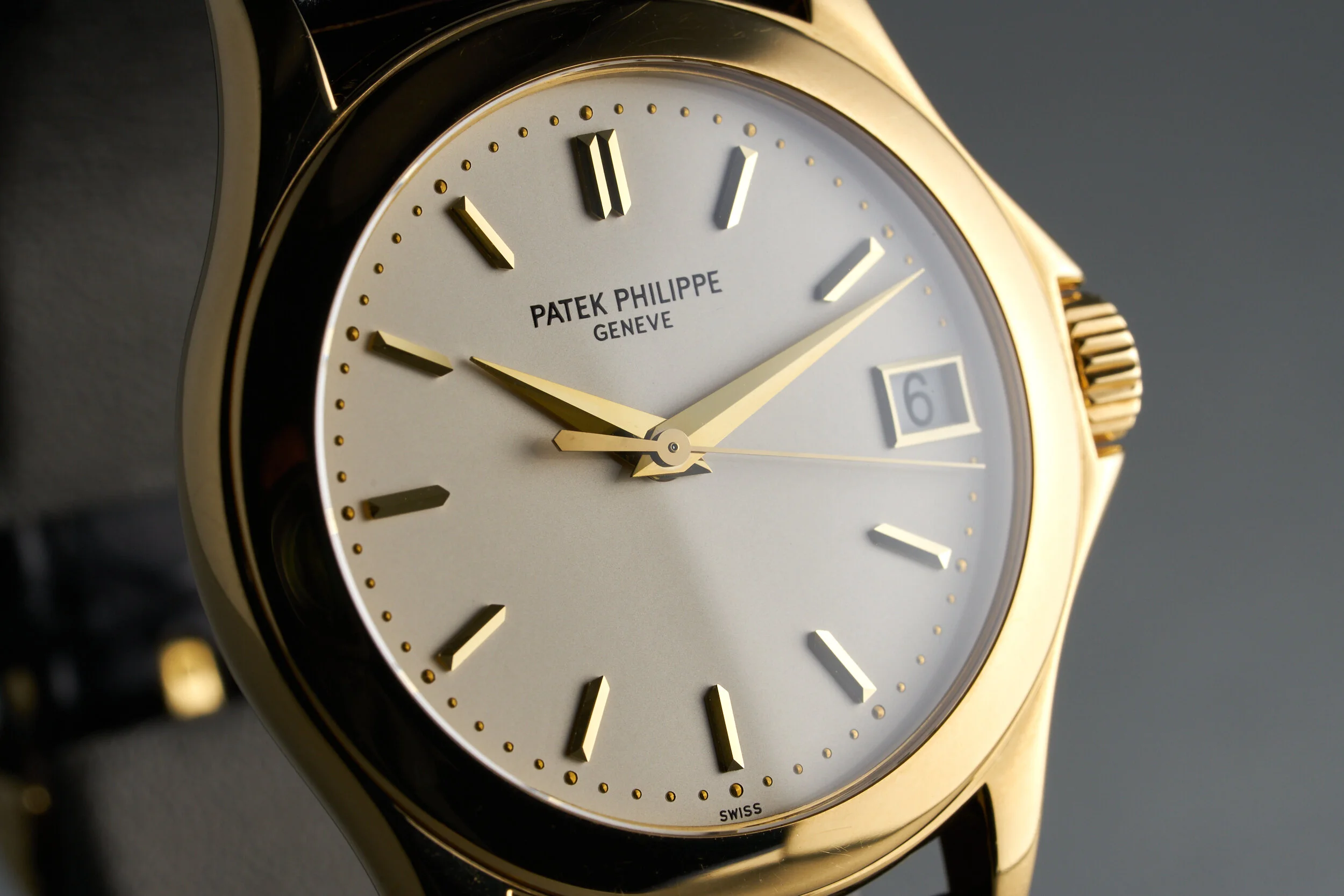 patekphilippe-calatrava.yellowgold.boxpapers-5107J-silver.cream.dial-2000s-oysterpalace-OP1526-04.jpg