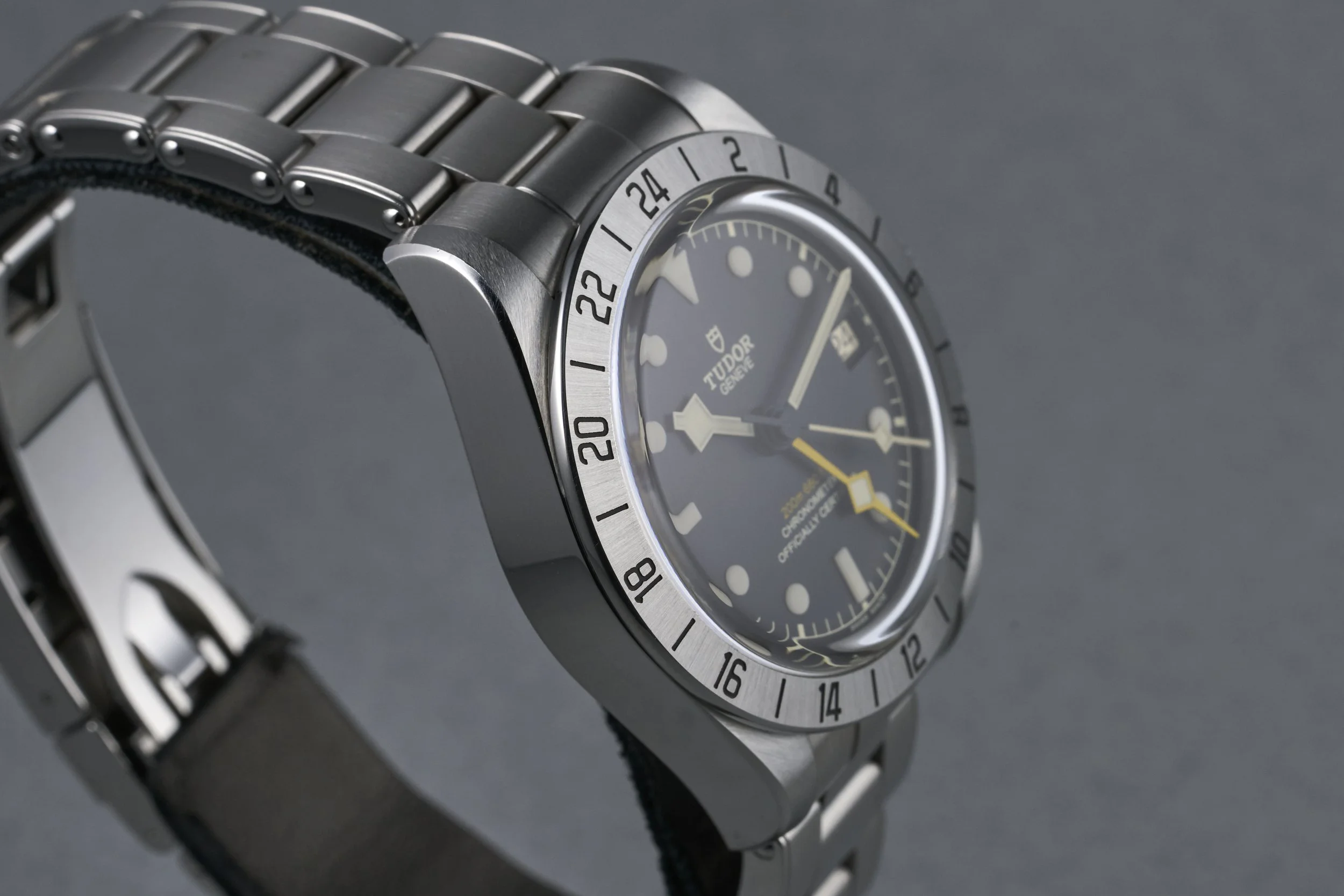 tudor-black.bay.pro.gmt.boxpapers-79470-black.dial-2023-oysterpalace-OP2286-05.jpg