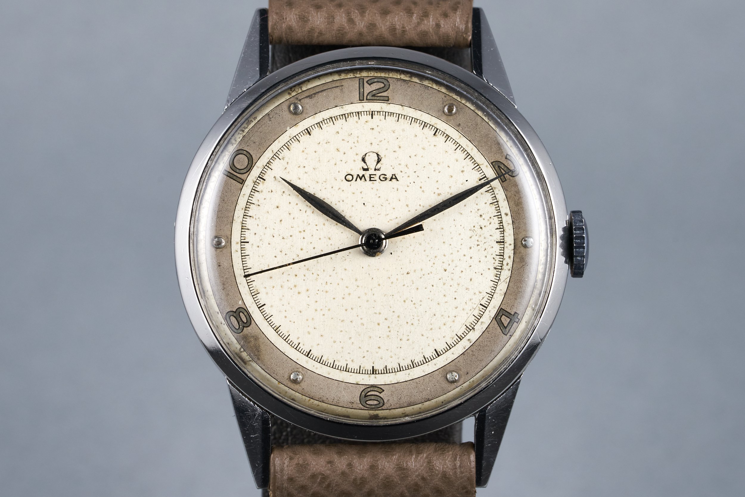 1946 Omega Dress Watch "30T2" Ref: 2320 1W with Box and Service Papers