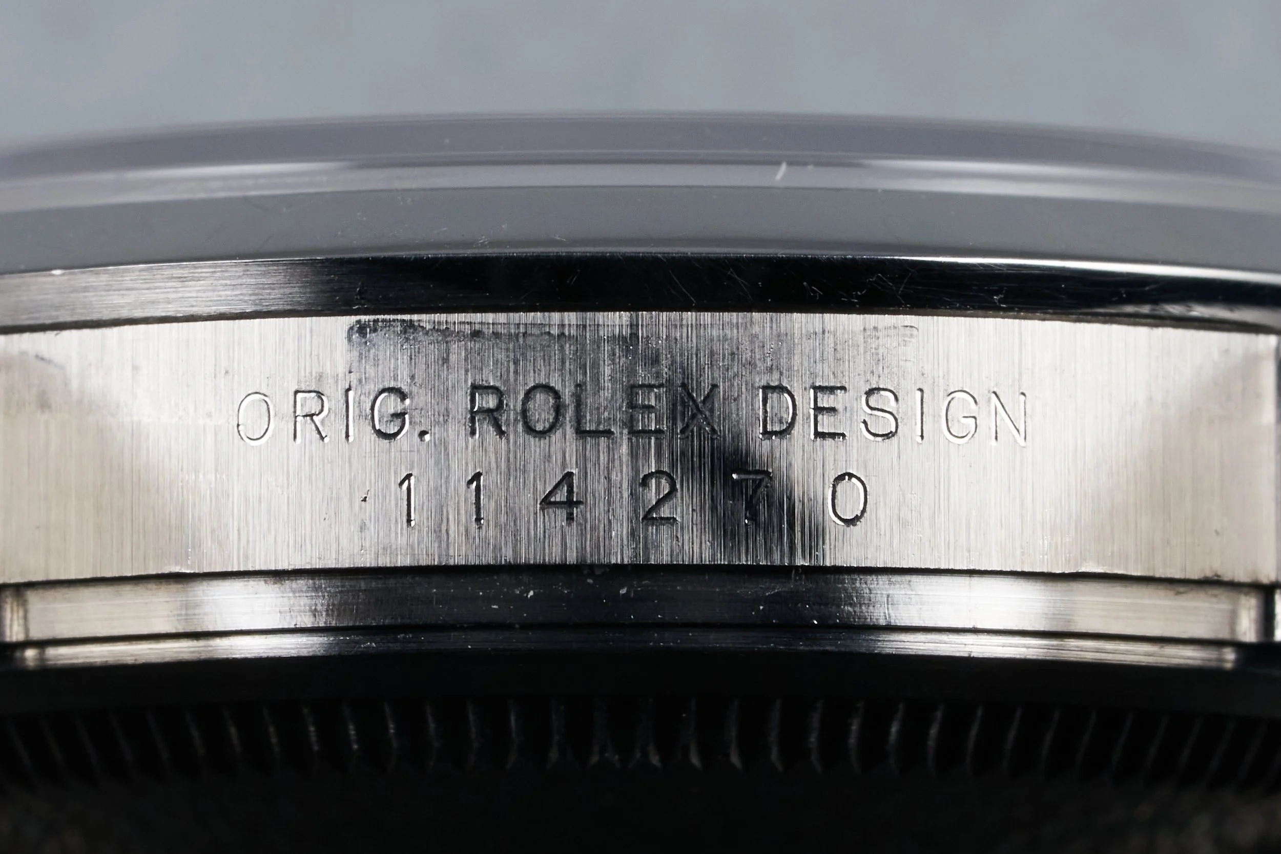 rolex-explorer-114270-black.rehaut.dial-2009-oysterpalace-OP1691-10.jpg