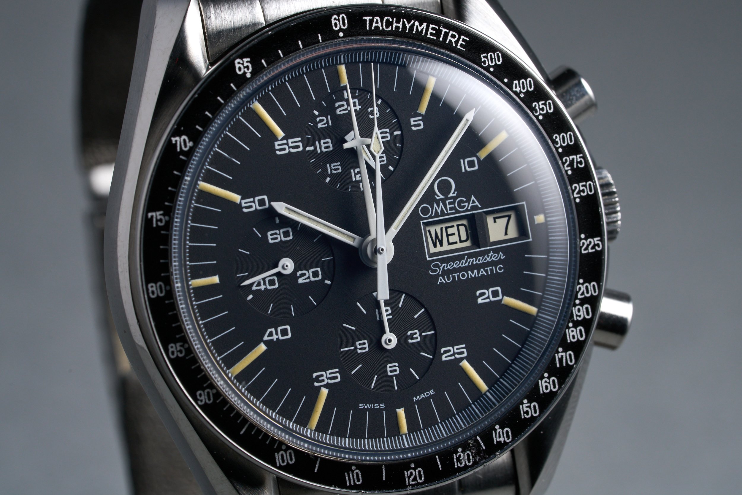 omega-speedmaster.automatic.holygrail.boxpapers-376.0822-type1.dial-48.2mill-oysterpalace-OP2020-04.jpg