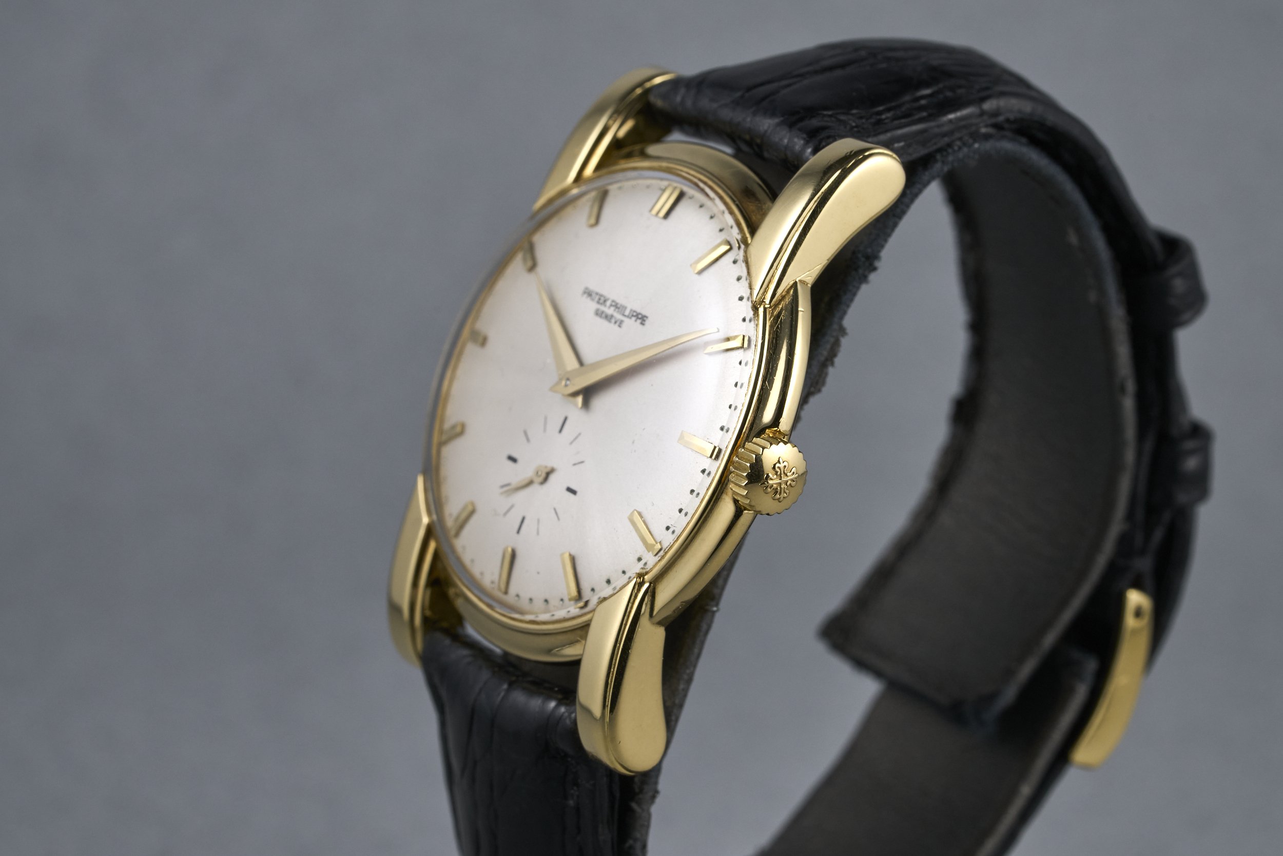 patekphilippe-calatrava.yellowgold.servicepapers-2428-refinished.dial-1940s-oysterpalace-OP2257-06.jpg