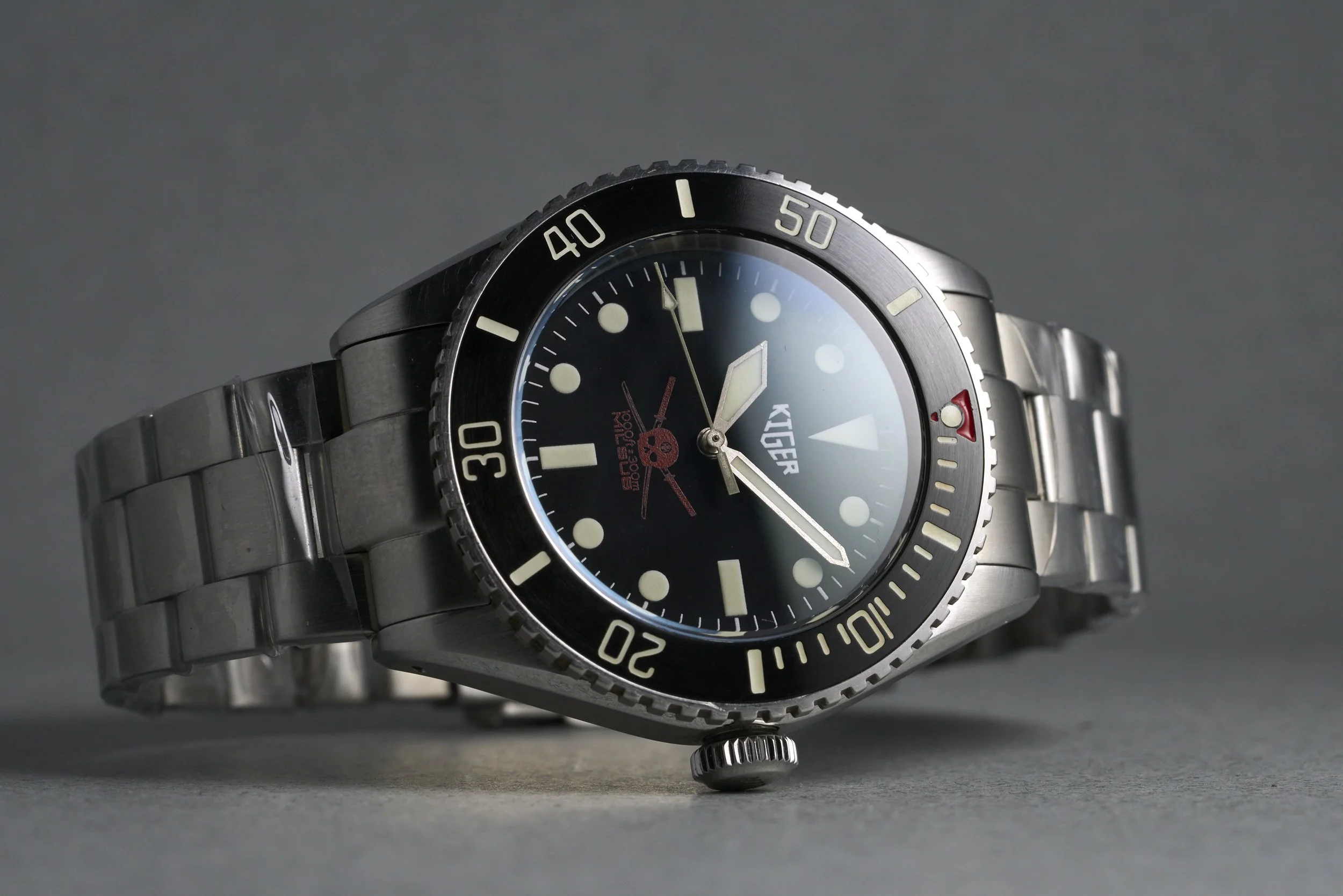 kiger-milsub.limeted.edition.box-milsub-black.dial-2019-oysterpalace-OP2295-12.jpg