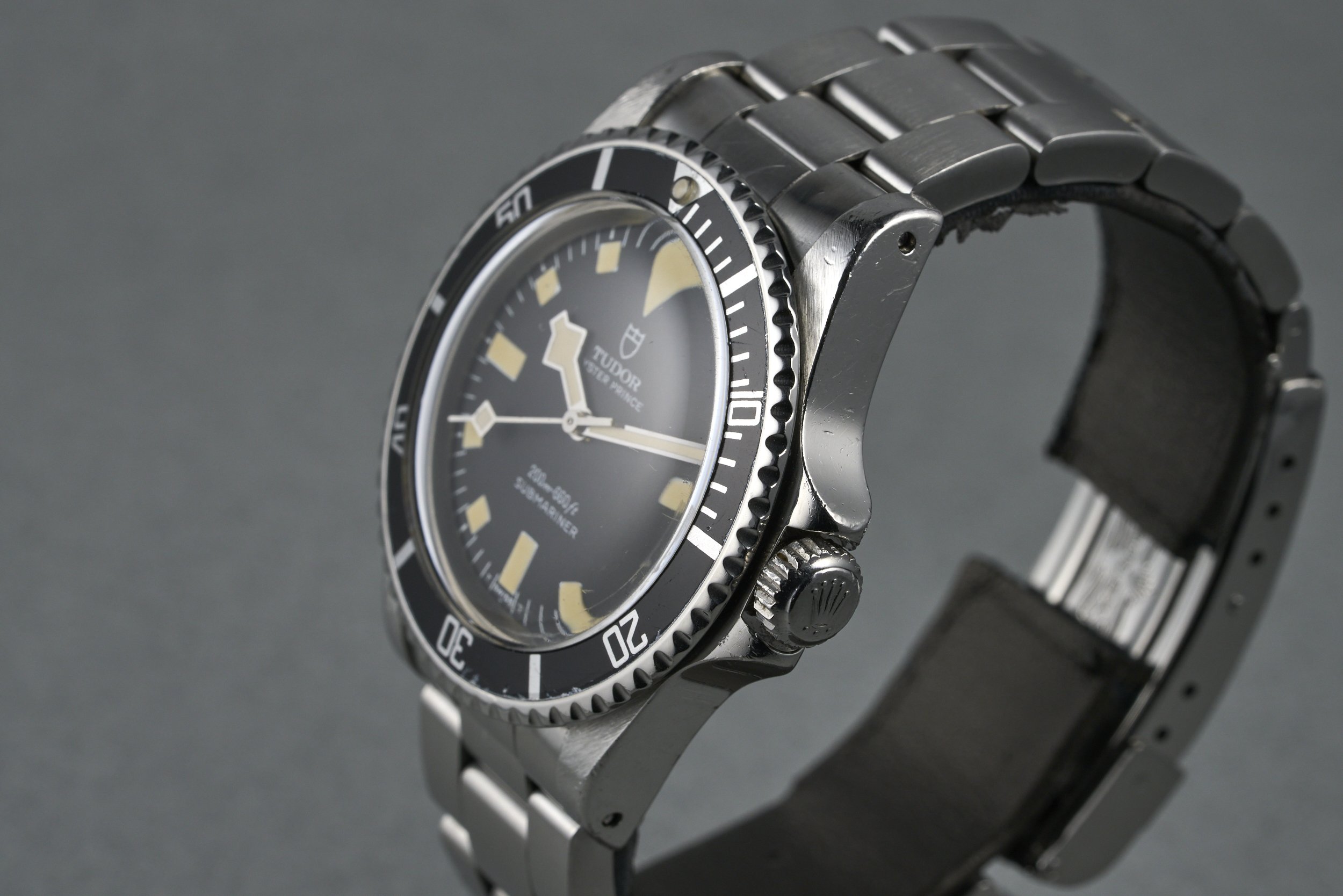 tudor-submariner-94010-black.dial-1979-oysterpalace-OP2223-07.jpg
