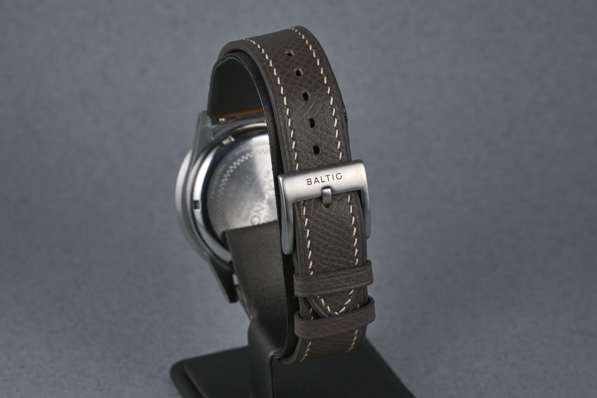 baltic-tricompax.peterauto.boxpapers-limited edition-beige.dial-2022-oysterpalace-OP2234-07.jpg