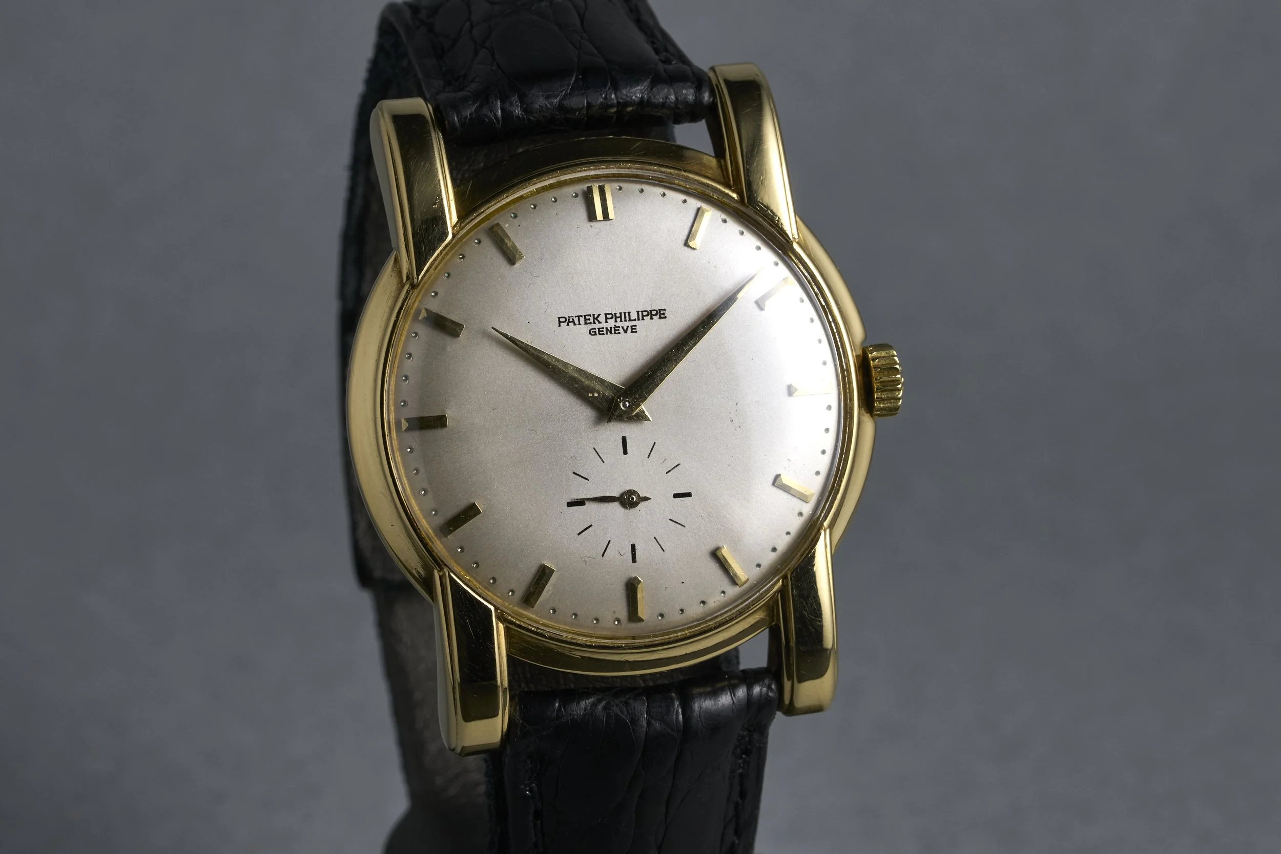 patekphilippe-calatrava.yellowgold.servicepapers-2428-refinished.dial-1940s-oysterpalace-OP2257-02.jpg