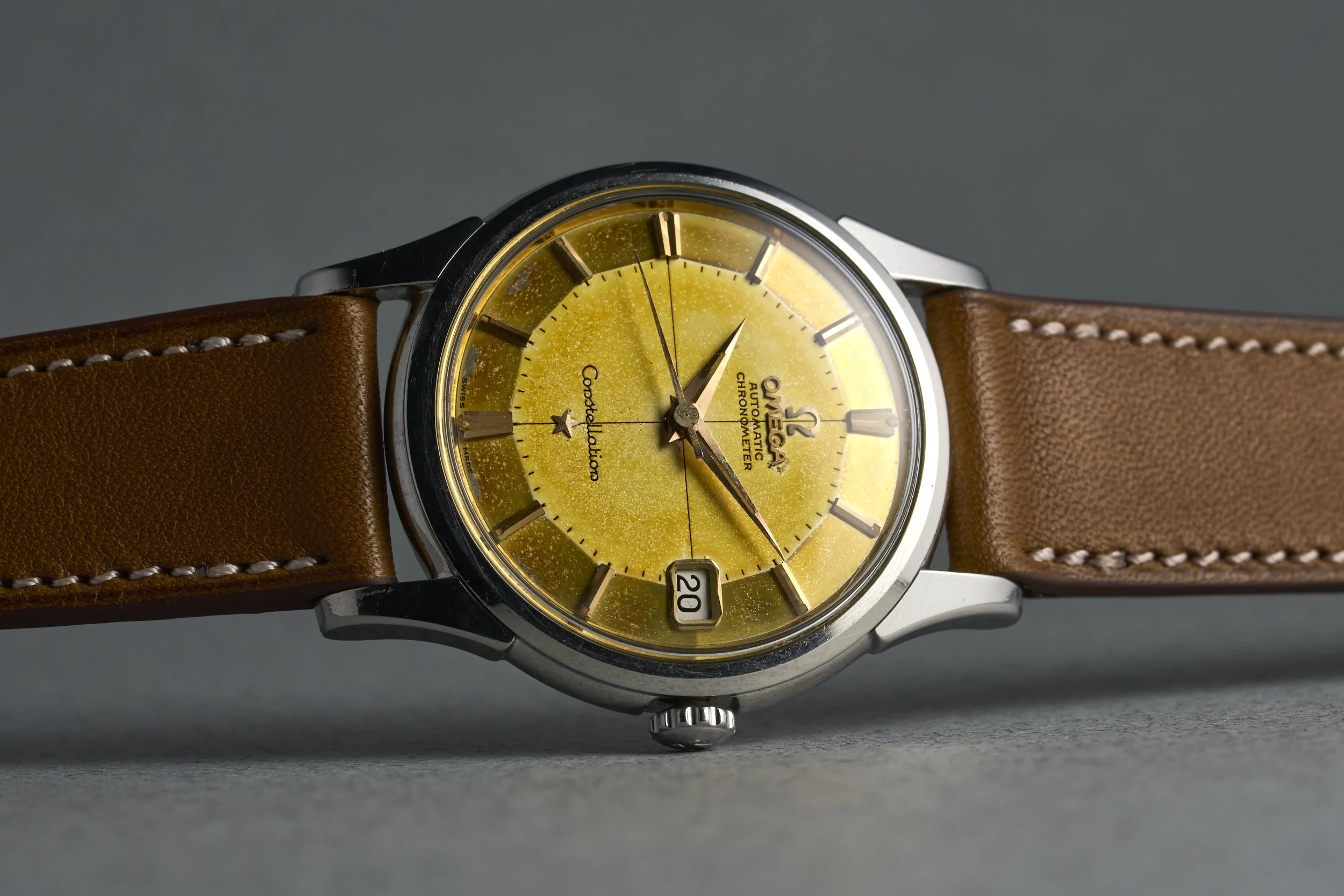 omega-constellation.twotone-14393.3-piepan.dial-1960-oysterpalace-OP2179-11.jpg