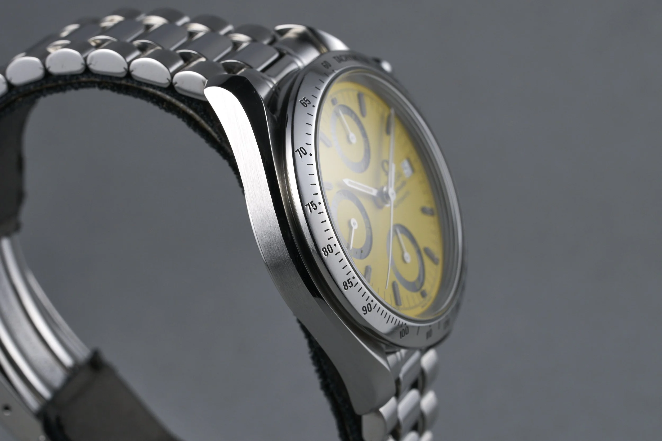 omega-speedmaster.reduced-3511.12-yellow.schumacher.dial-1990's-oysterpalace-OP2326-06.jpg