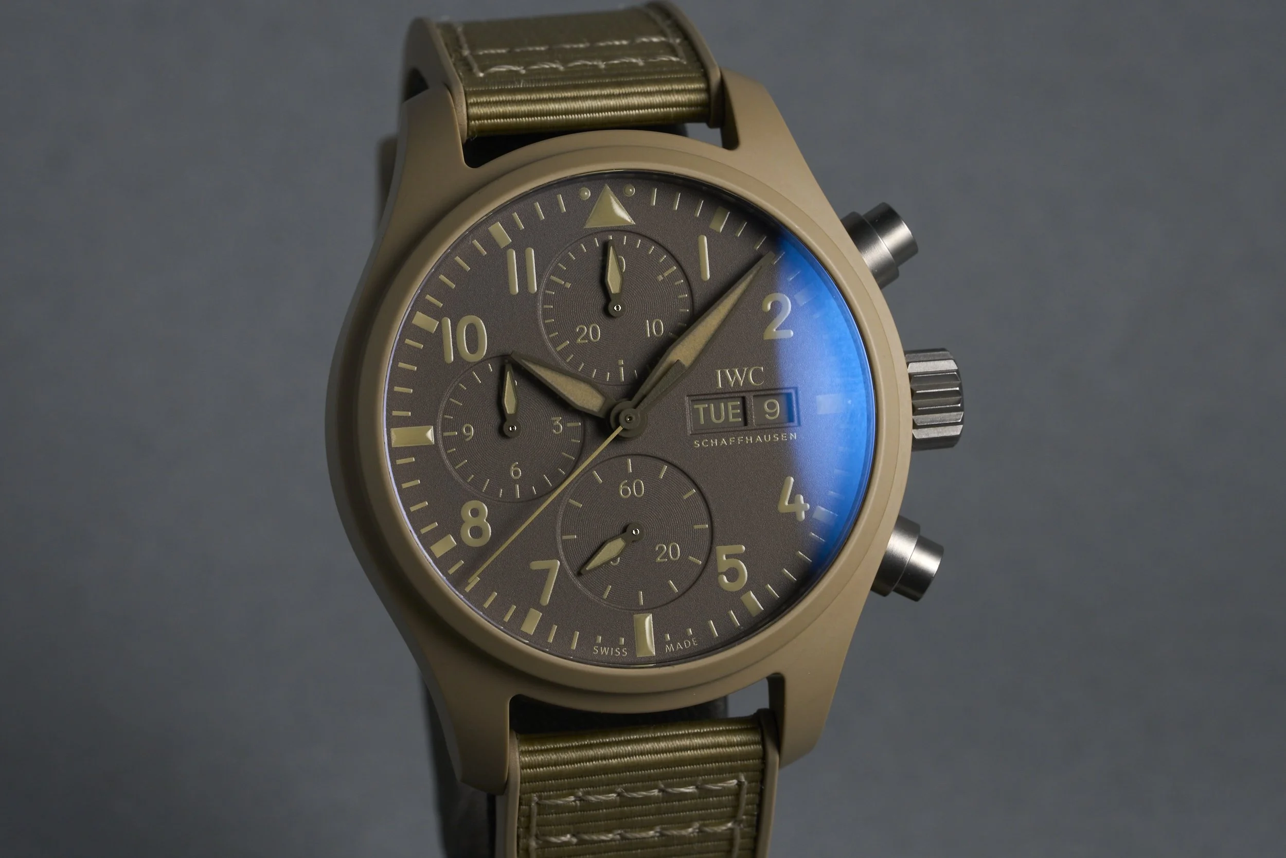 iwc-Pilots.Watch.Chronograph.41.TOPGUN.Mojave.Desert.boxpapers-IW389402-brown.dial-2023-oysterpalace-OP2271-02.jpg