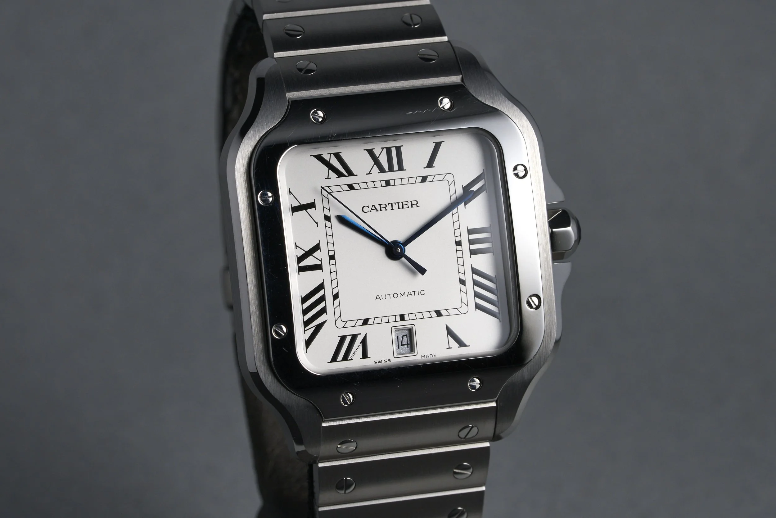cartier-santos.large.boxpapers-WSSA0018-silver.dial-2022-oysterpalace-OP2278-02.jpg
