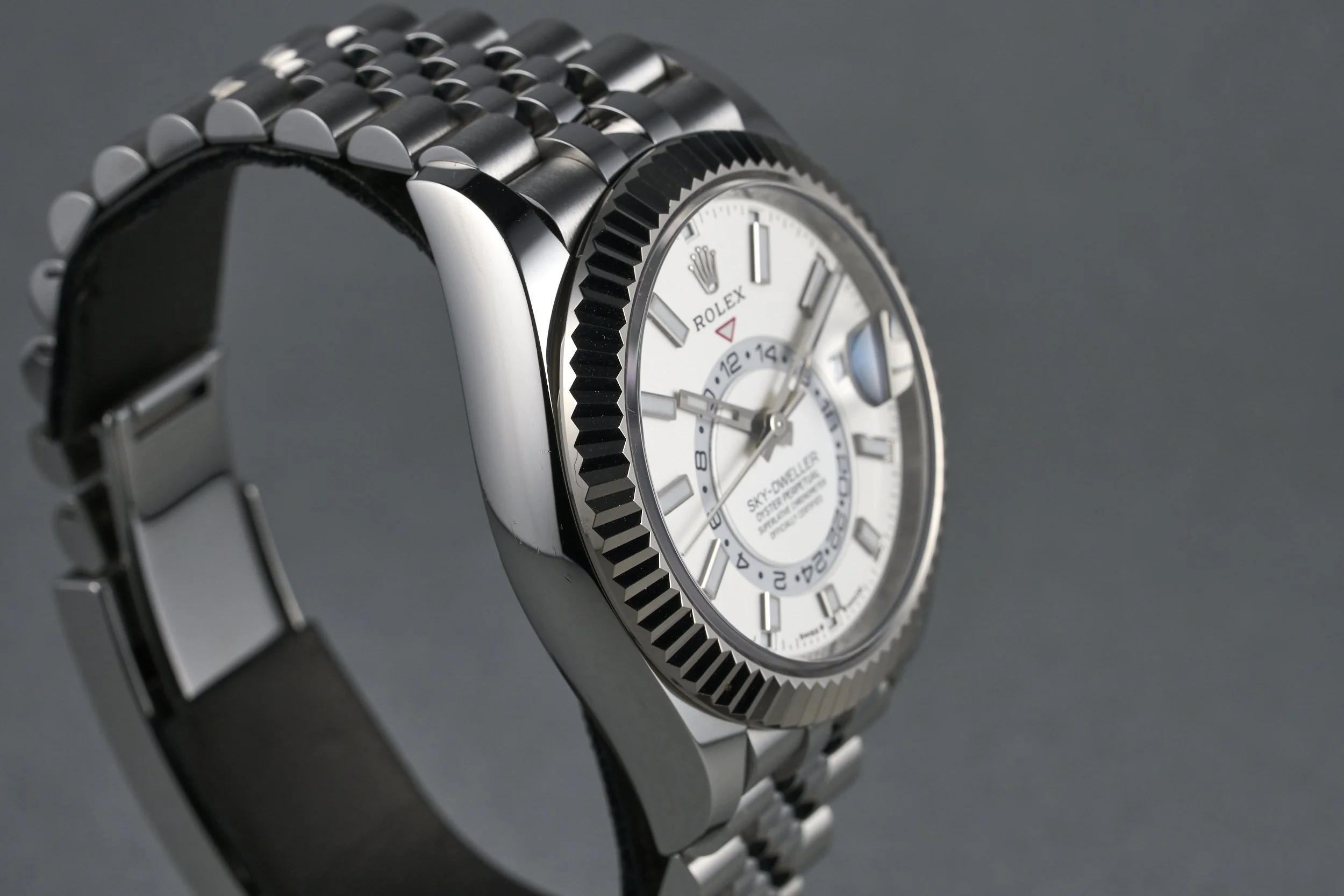 rolex-skydweller.boxpapers-336934-white.dial-2023-oysterpalace-OP2272-05.jpg