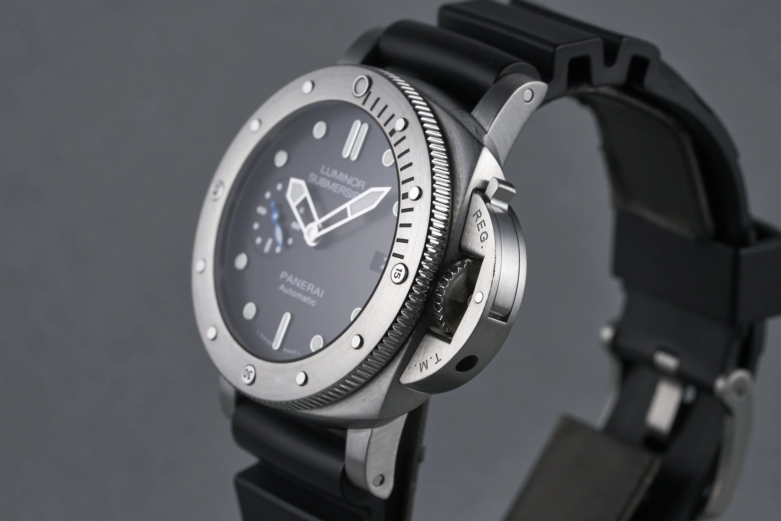 Panerai-submersible.boxpapers-PAM00682-black.dial-2017-oysterpalace-OP2280-06.jpg