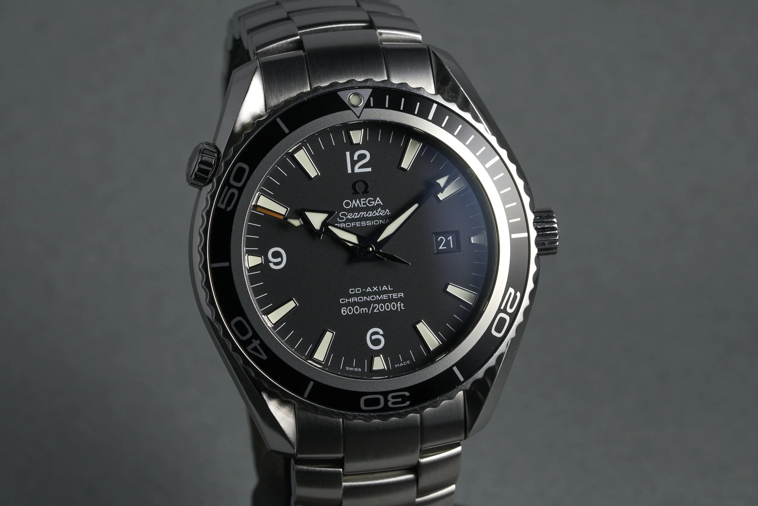 omega-seamaster.planet.ocean.boxpapers-2200.50-black.dial-2011-oysterpalace-OP2264-02.jpg