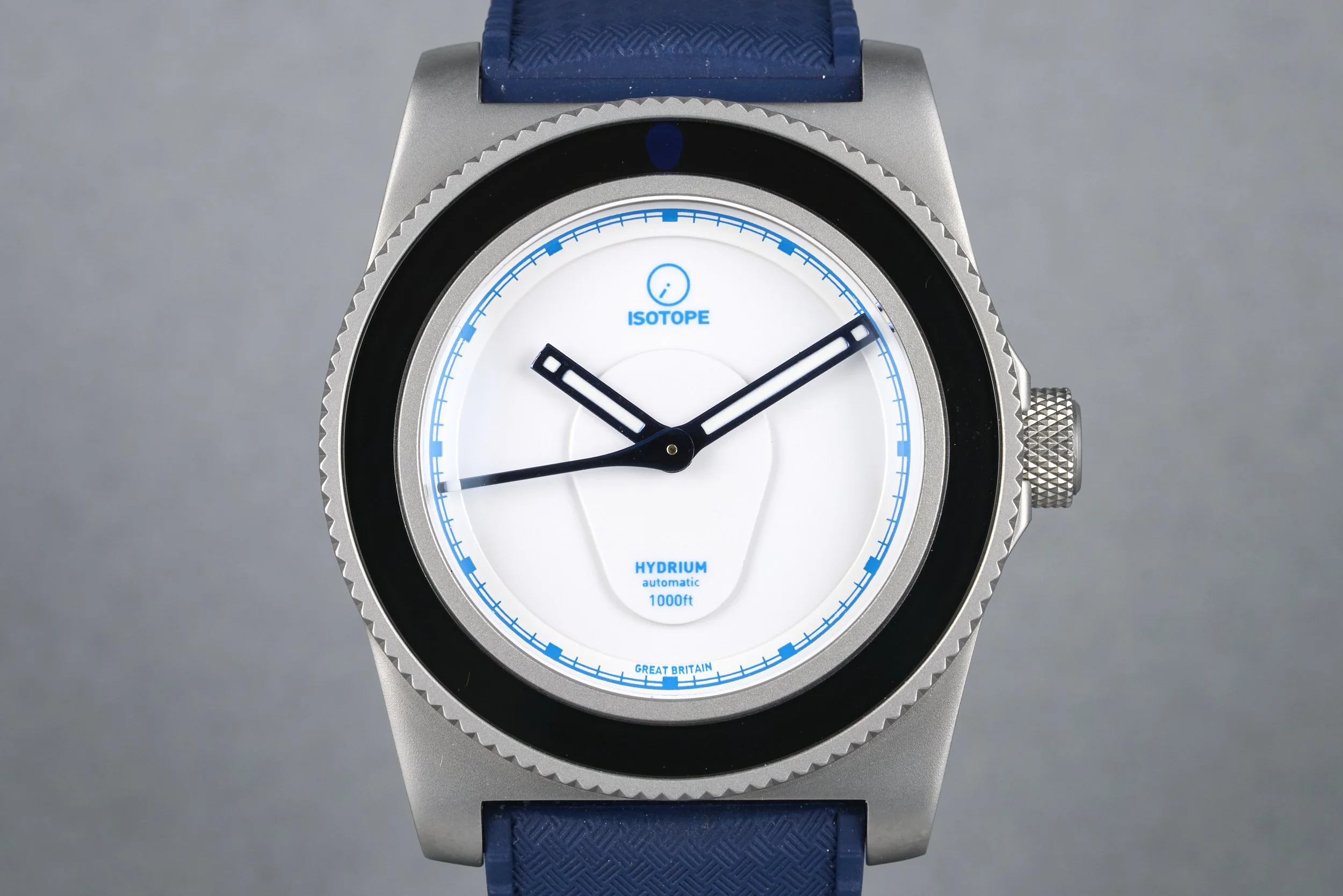 isotope-hydrium.scottishwatches.boxpapers-alba-white.enamel.dial-41.100-oysterpalace-OP2247-01.jpg