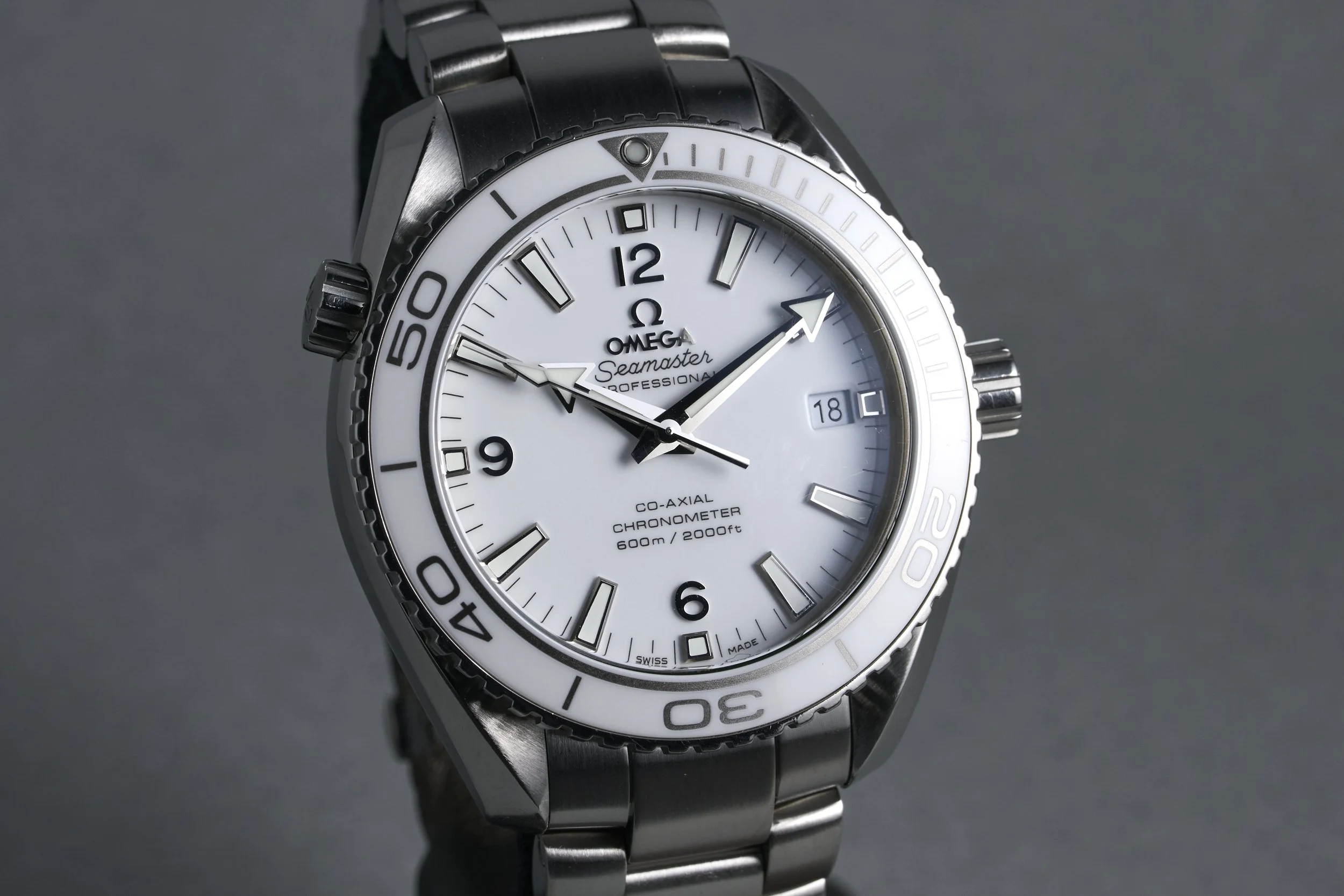 omega-seamaster-232.32.42.21.04.001-white.dial-2012-oysterpalace-OP2309-02.jpg