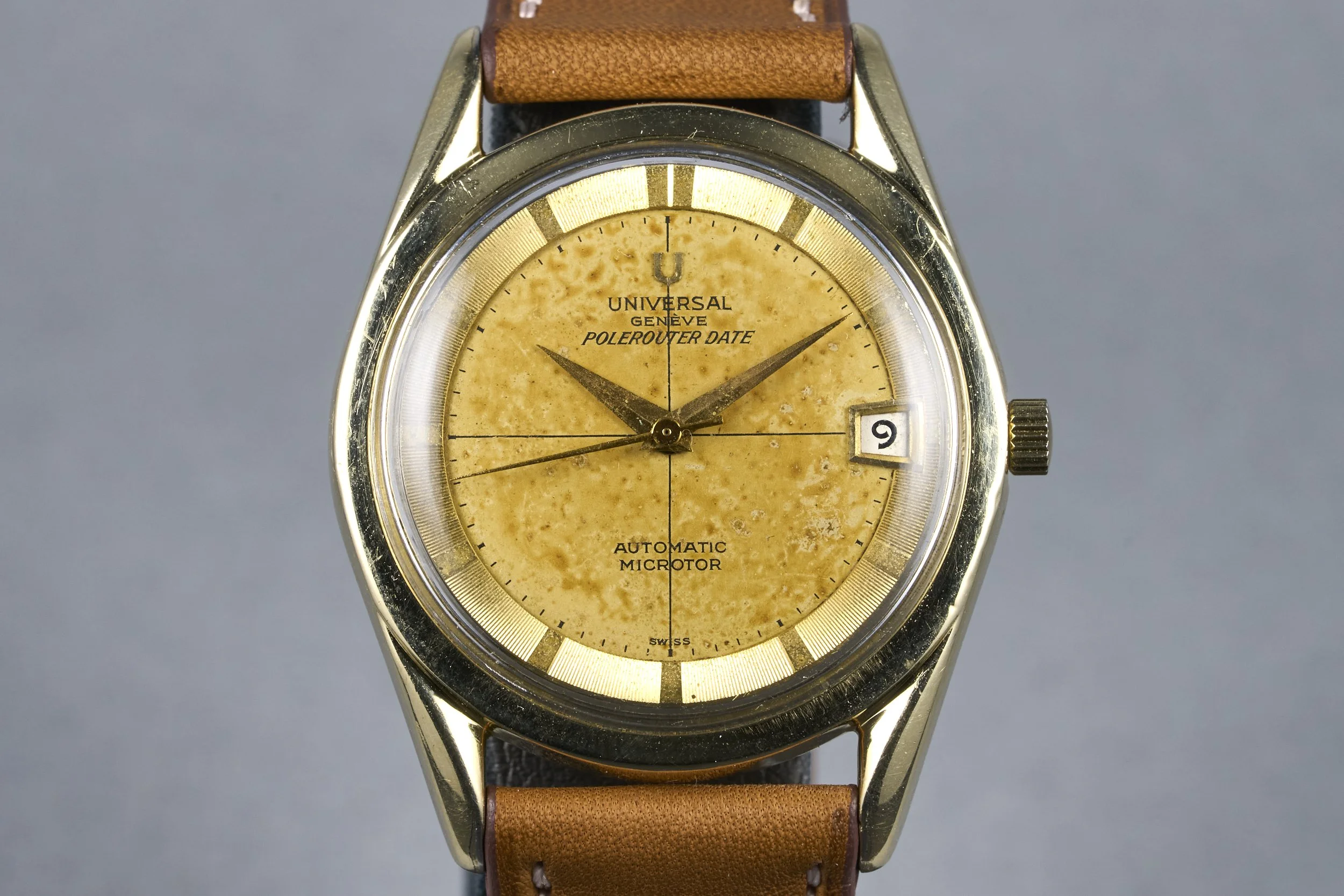 universalgeneve-polerouter.date.goldcap-204504.4-champagne.dial-1950s-oysterpalace-OP2195-01.jpg